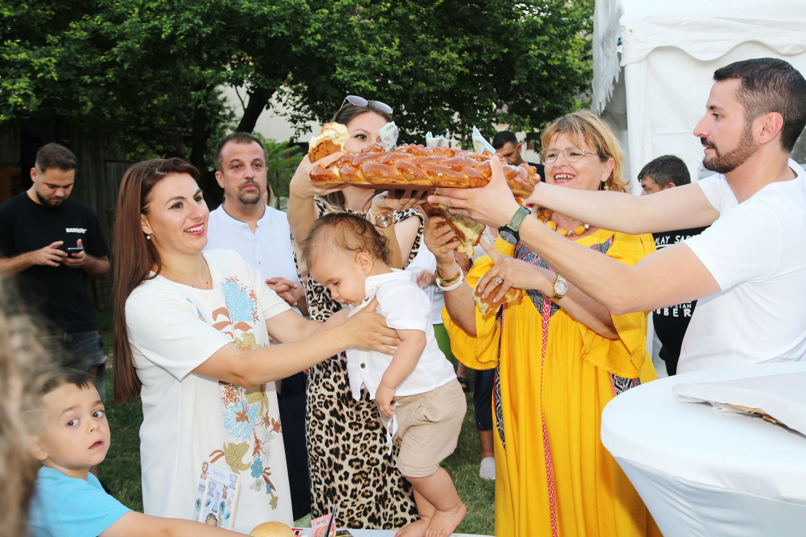 BYZO MEDIA. PETRU BYZO - family and children photographer in ROMANIA