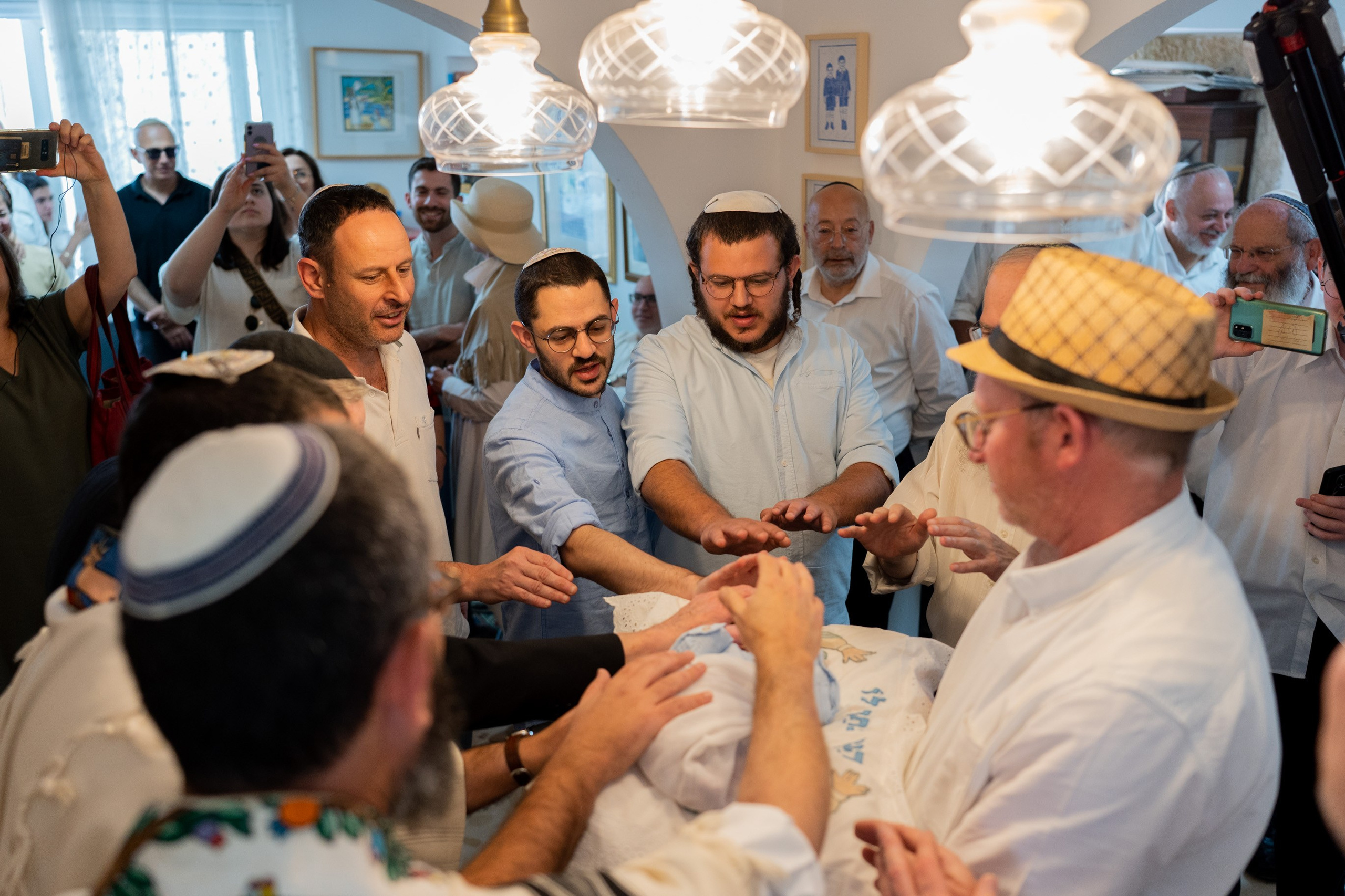 משפחת ברנד. יוסף מזרחי צילום חתונה, ברית וזוגיות. צלם מקצועי שאוהב להוציא אתכם הכי יפים ברגעים הכי מרגשים