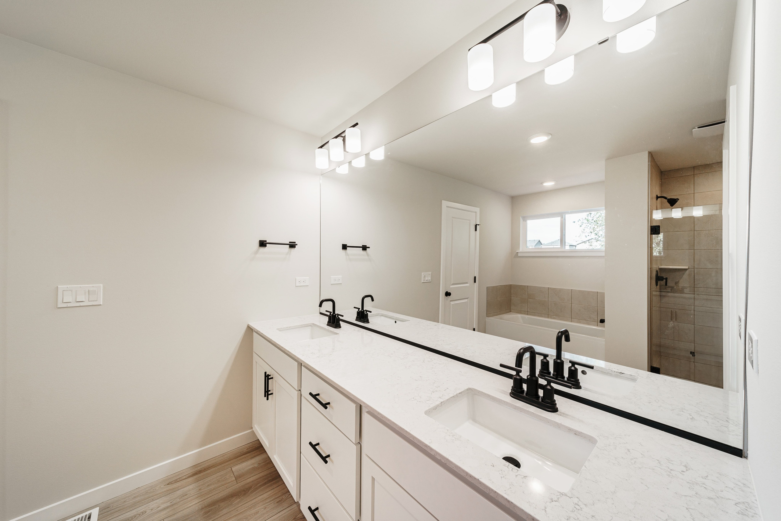 Real Estate photography. Washington state. EVAN ARISTOV WEDDING PHOTOGRAPHY — Seattle Wedding Photographer