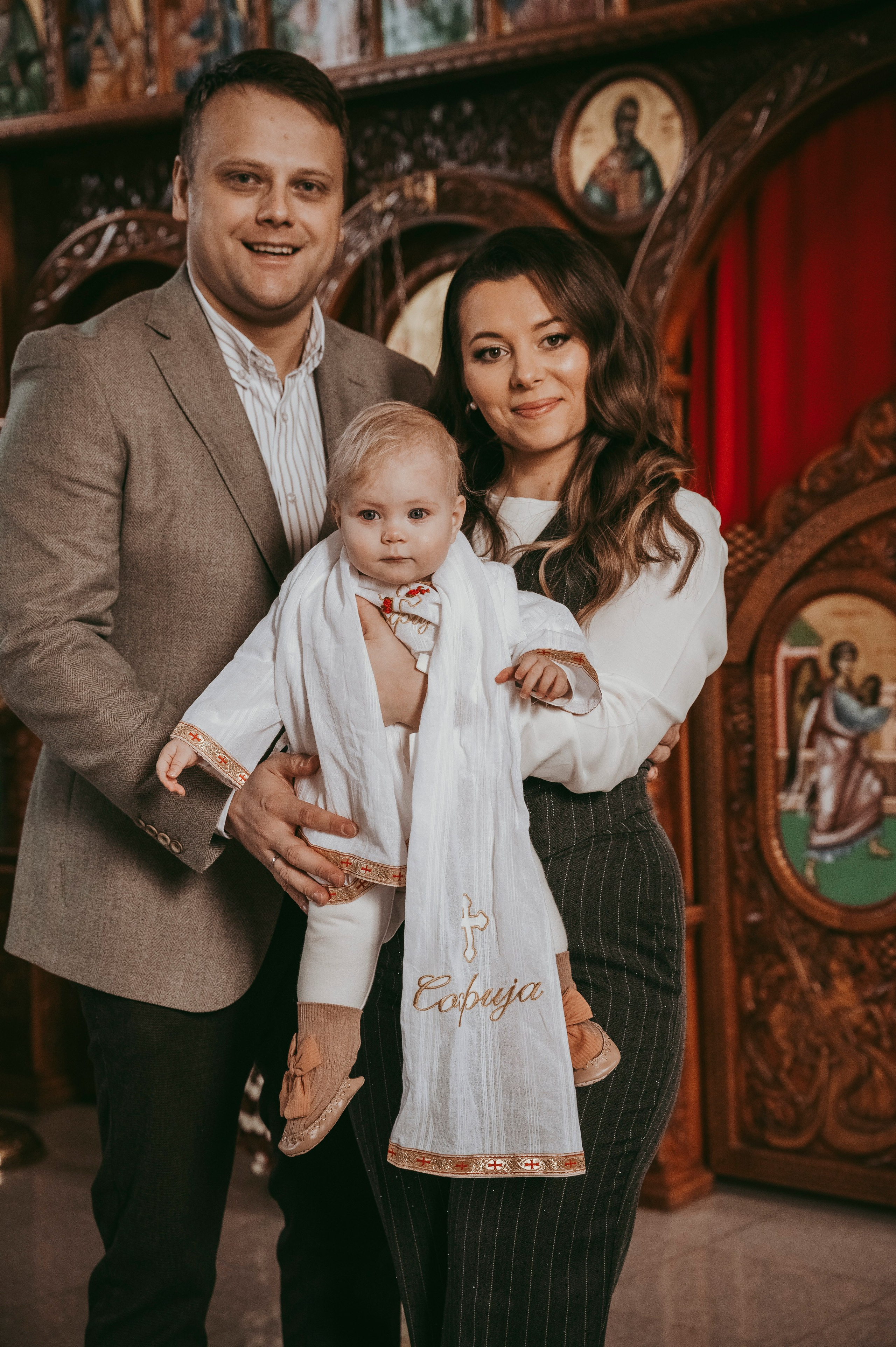 Sofijino krstenje. Deciji i porodicni fotograf u Beogradu Oksana Skendzic