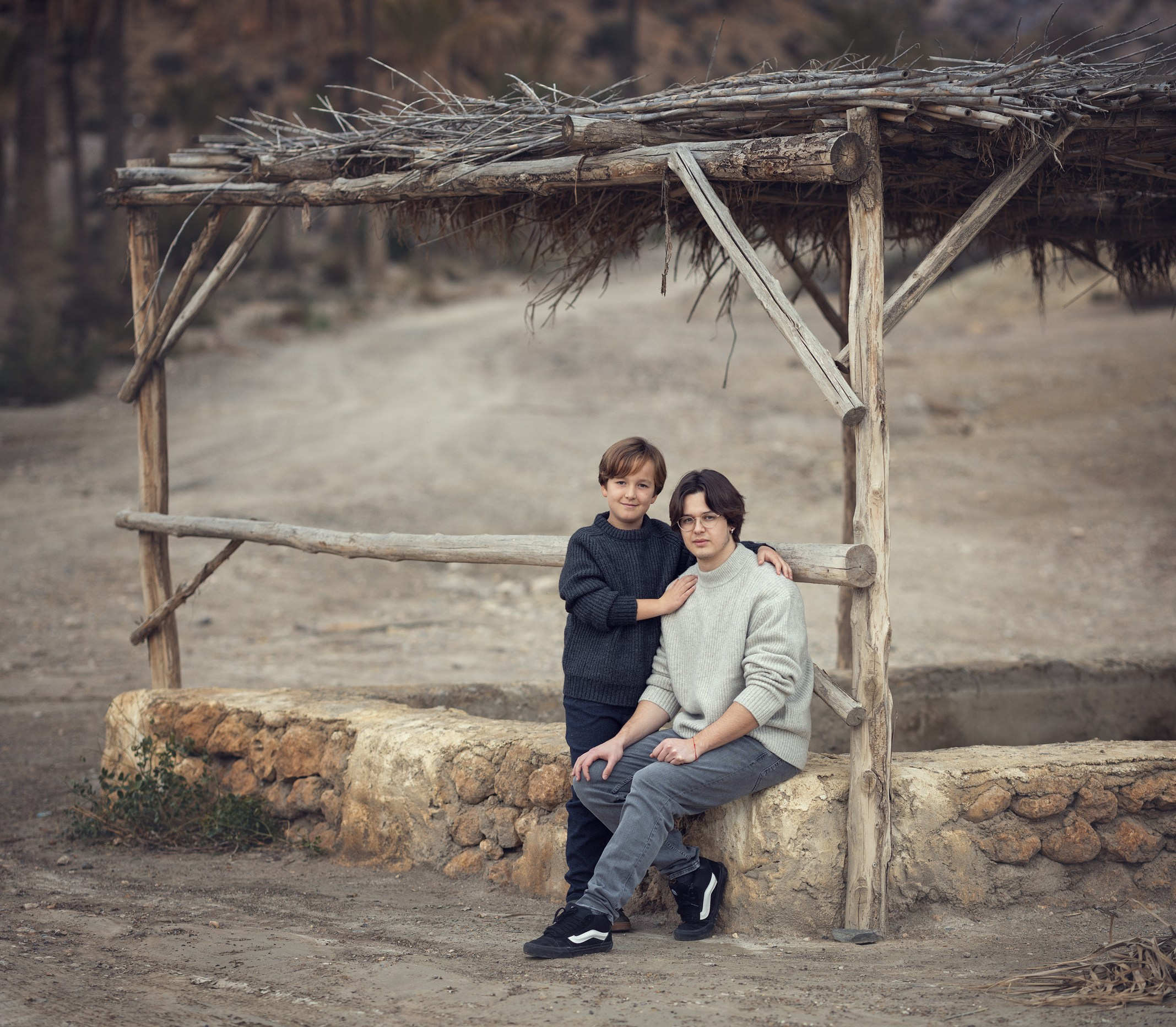 Fotosesion de mis hijos con su gato Boris. Fotógrafo Almeria. Swetlana Ushakova