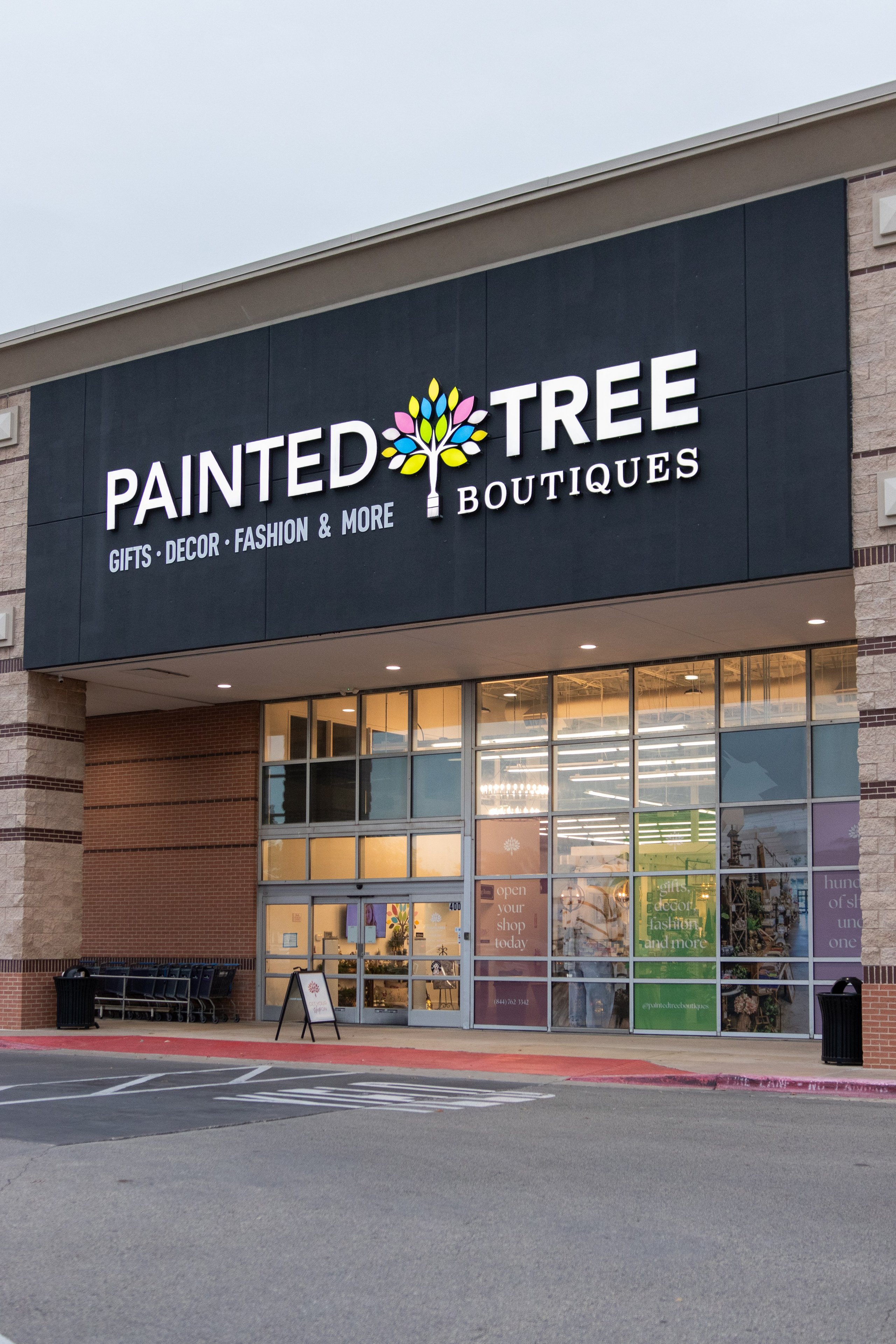 Painted Tree Boutiques Round Rock winter retail photoshoot collection