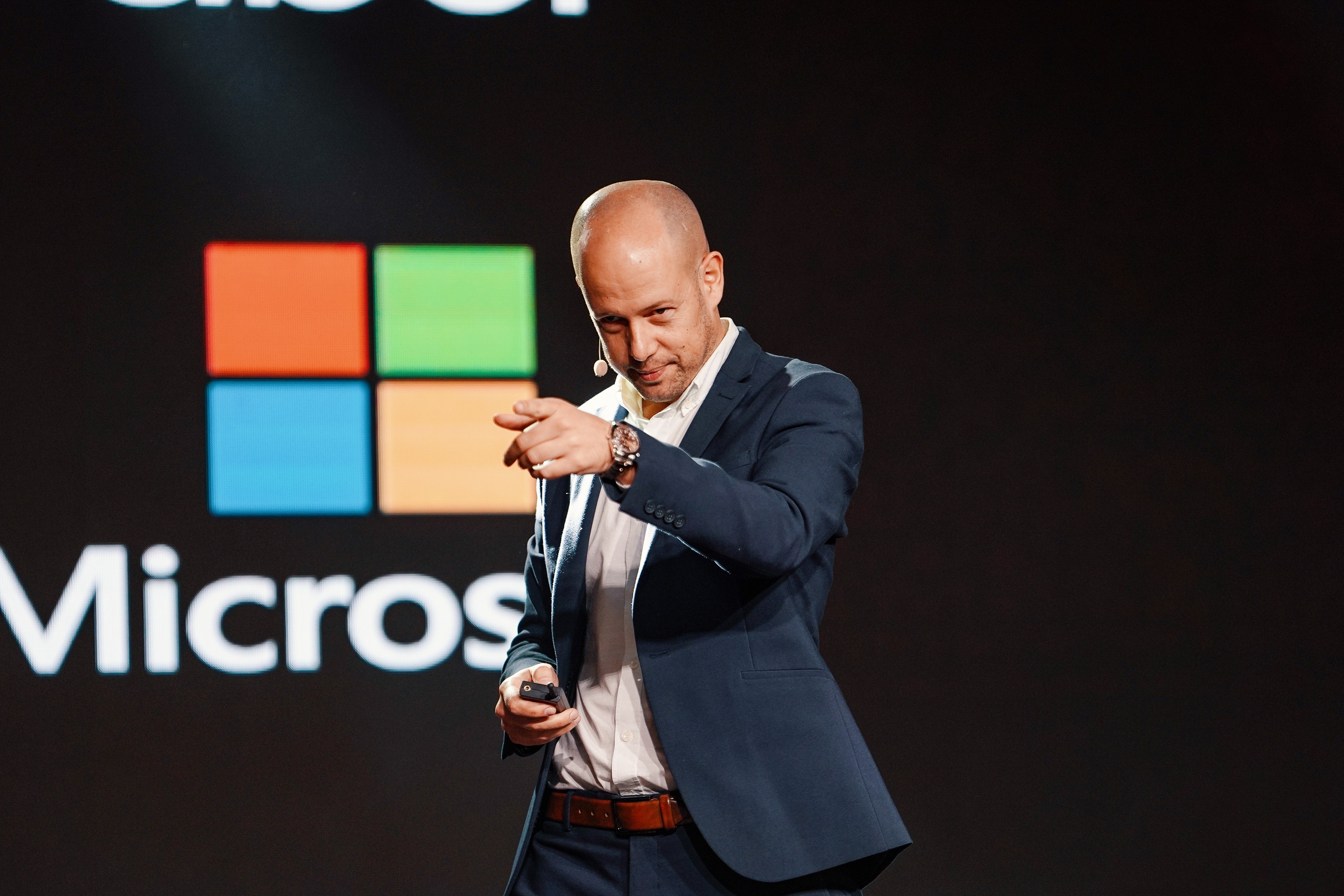 Business. Dmitry Gorodetsky Event Photographer