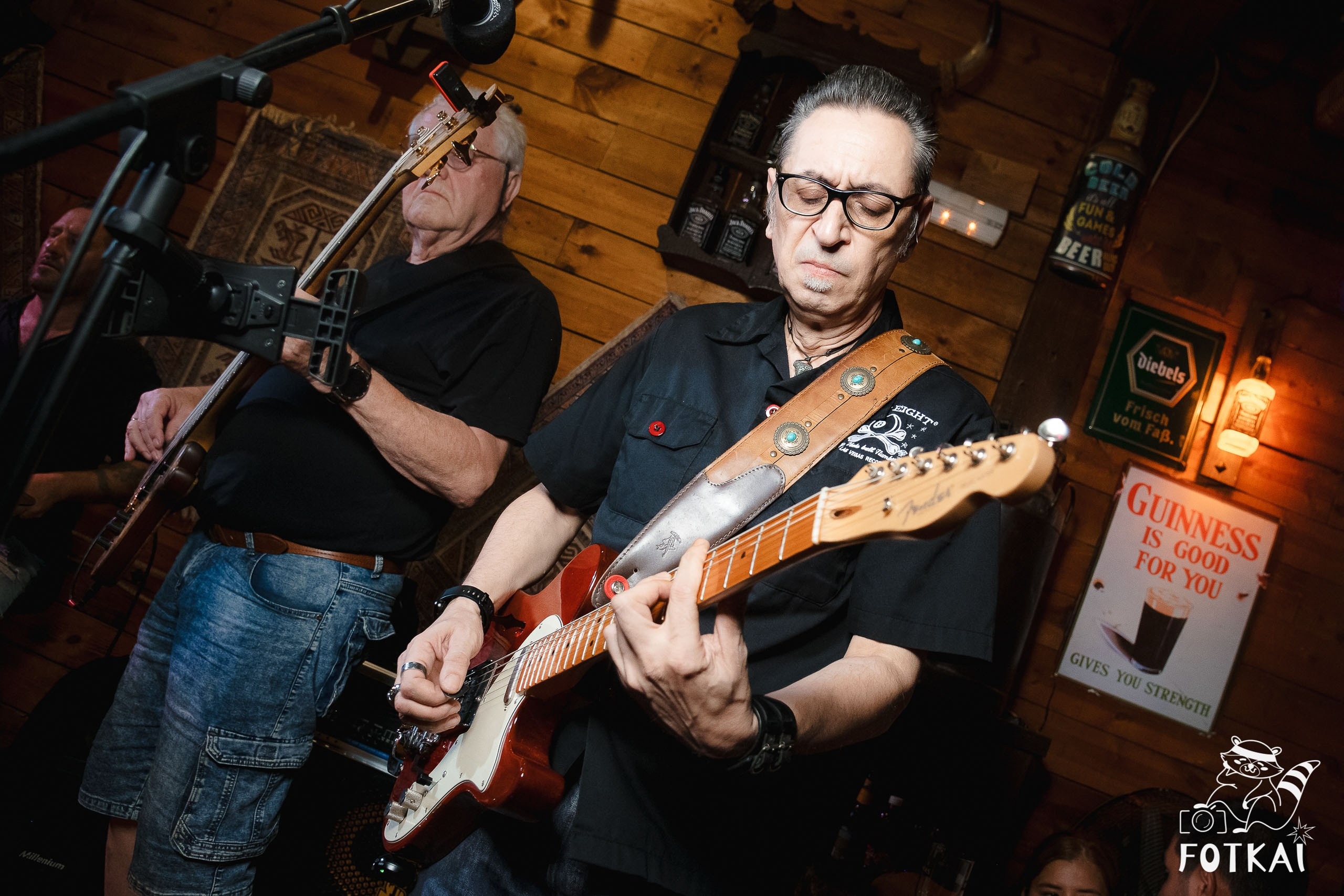 El Paso Rock Bar Torrevieja: Reportaje fotográfico 03.10.25 | FOTKAI