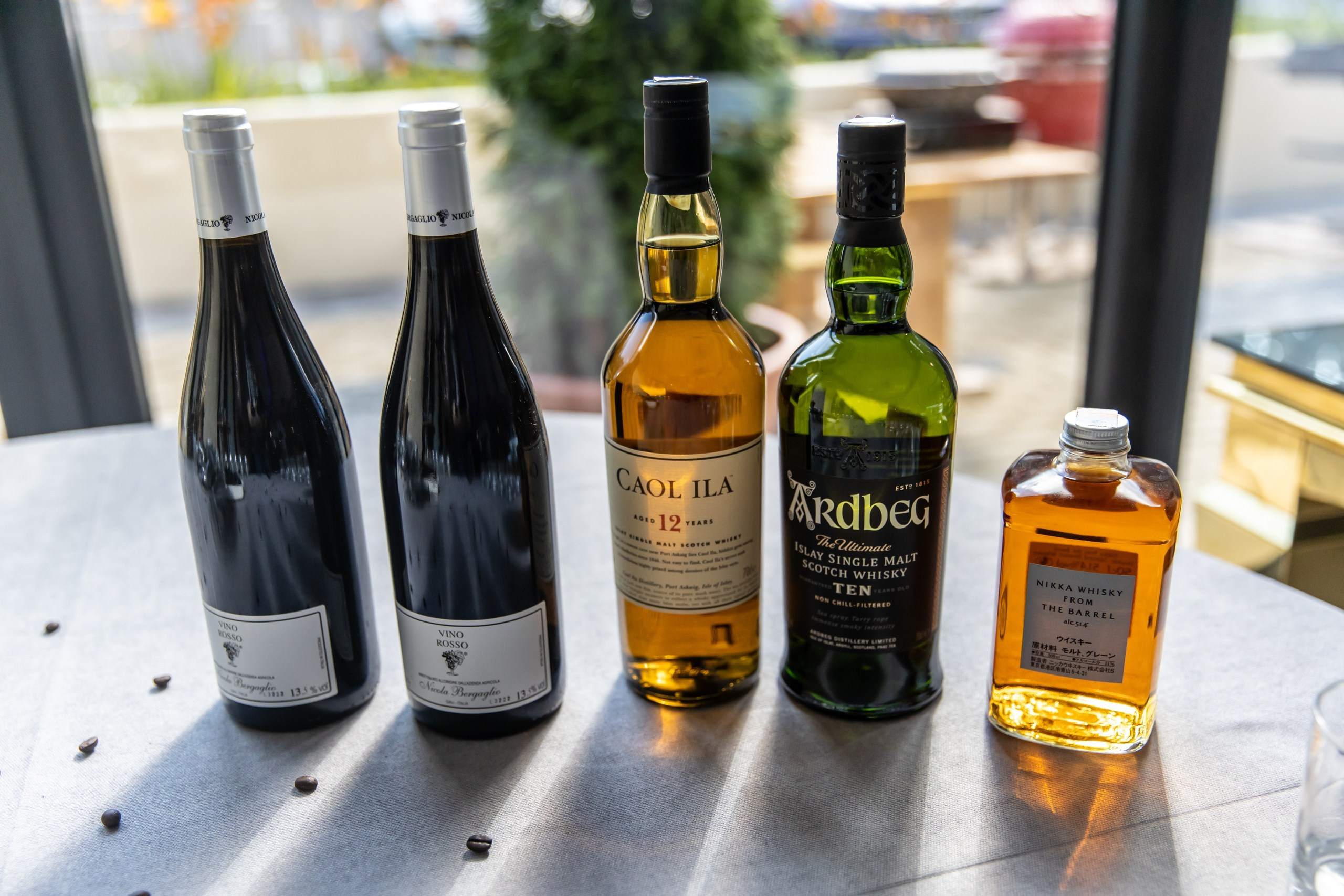 fotograf botez , fotografie botez Botoșani, fotograf Alin Chirilă, amintiri botez, fotografii botez, botez Miruna Parascheva, fotograf copii, fotografie botez în Botoșani-alt="botez , fotografie botez Alin Chirilă, amintiri botez, fotografii emoționante botez Botoșani"-- fotografii-botez-bebelus- amintiri-botez-micuț- moment-sfânt-crestinare- fotografie-emotionanta-botez- detalii-botez-bebelusi- parinti-fericiti-la-botez- fotograf-botez-profesionist- botez-in-biserica-ortodoxa- micuț-botezat-cu-emoție- zâmbete-și-lacrimi-la-botez- bebeluș-la-cristelniță- decor-botez-colorat- botez-cu-dragoste-și-credință- emotie-pura-la-botez- fotograf-botez-botosani- botez-iasi-suceava-fotograf- amintiri-nepretuite-botez-- Preotul ținându-l pe micuțul Mathias Gabriel la botez, în biserica Înălțarea Domnului, Copălău  - Detalii de la botezul lui Mathias – lumânare, trusou și icoană  - Familia lui Mathias Gabriel alături de micuț, în ziua botezului  - Portret emoționant cu mama și bebelușul în brațe, în biserică,fotograf profesionist evenimente Botoșani, Iași, Suceava, Fălticeni, Bacău, Pașcani, Roman - AlinoFotoStudio by Alin Chirilă - servicii foto nuntă, botez, cununie, ședințe foto creative, albume personalizate, fotografii emoționante și calitative pentru cele mai importante momente din viață,fotograf nuntă Botoșani Alin Chirilă,  ședință foto botez Iași - AlinoFotoStudio,  servicii fotograf profesionist evenimente Suceava,  fotograf cununie civilă Fălticeni - Alin Chirilă,  album foto nuntă personalizat Bacău.“Bebeluș botezat în biserică, ținut în brațe de nași”	•	“Detaliu cu lumânarea de botez decorată cu flori albe”	•	“Părinți emoționați alături de copilul lor la ceremonia de botez”	•	“Masa festivă de botez cu decor tematic și tort personalizat”	•	“Momentul în care preotul toarnă apă sfințită pe fruntea bebelușului”	“Bebeluș în rochie albă de botez, zâmbind în brațele mamei”	•	“Detaliu cu cruciulița de botez așezată pe o pernă de satin”	•	“Părinți și nași aprinzând lumânările în timpul ceremoniei de botez”	•	“Tort de botez decorat cu figurine tematice și numele copilului”	•	“Copil botezat dormind liniștit în pătuțul decorat festiv”	•	“Momentul în care preotul binecuvântează copilul în fața altarului”	•	“Invitați adunându-se în jurul mesei festive la petrecerea de botez”	•	“Bebeluș ținând în mână o jucărie personalizată primită la botez”	•	“Familie fericită pozând împreună după ceremonia de botez”	•	“Decor tematic cu baloane și flori la locația petrecerii de botez” fotograf Botoșani fotograf evenimente fotograf botez Alin Chirila fotograf alinofotostudio.fotograf botez Amelis Maria, fotografie botez Botoșani, fotograf Alin Chirilă, amintiri botez, fotografii botez, botez Amelis Maria, fotograf copii, fotografie botez în Botoșani,