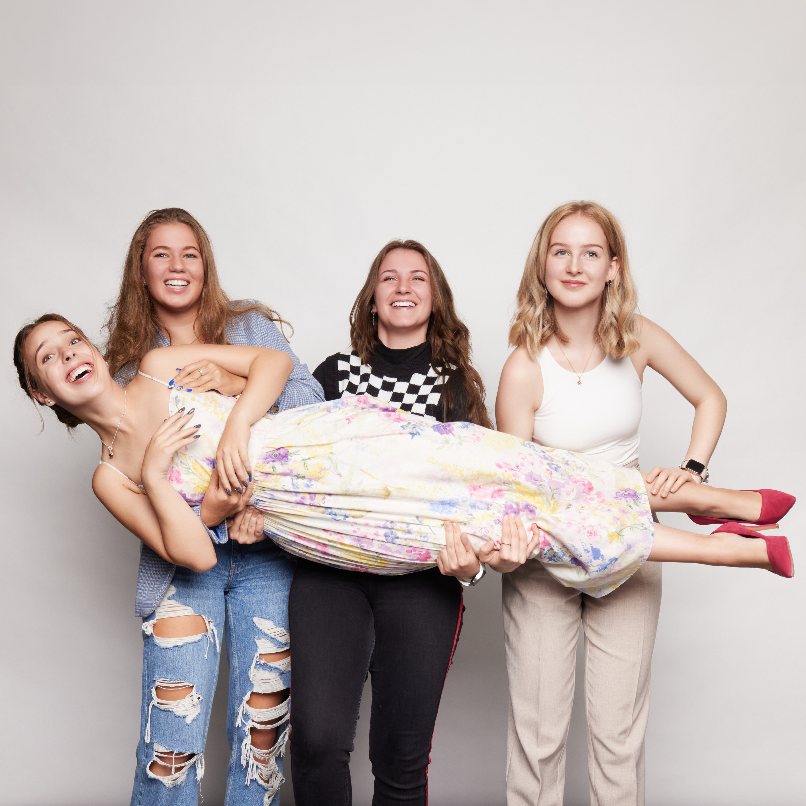 Izlaiduma albumi, studija SUPERALBUMI, Rīga