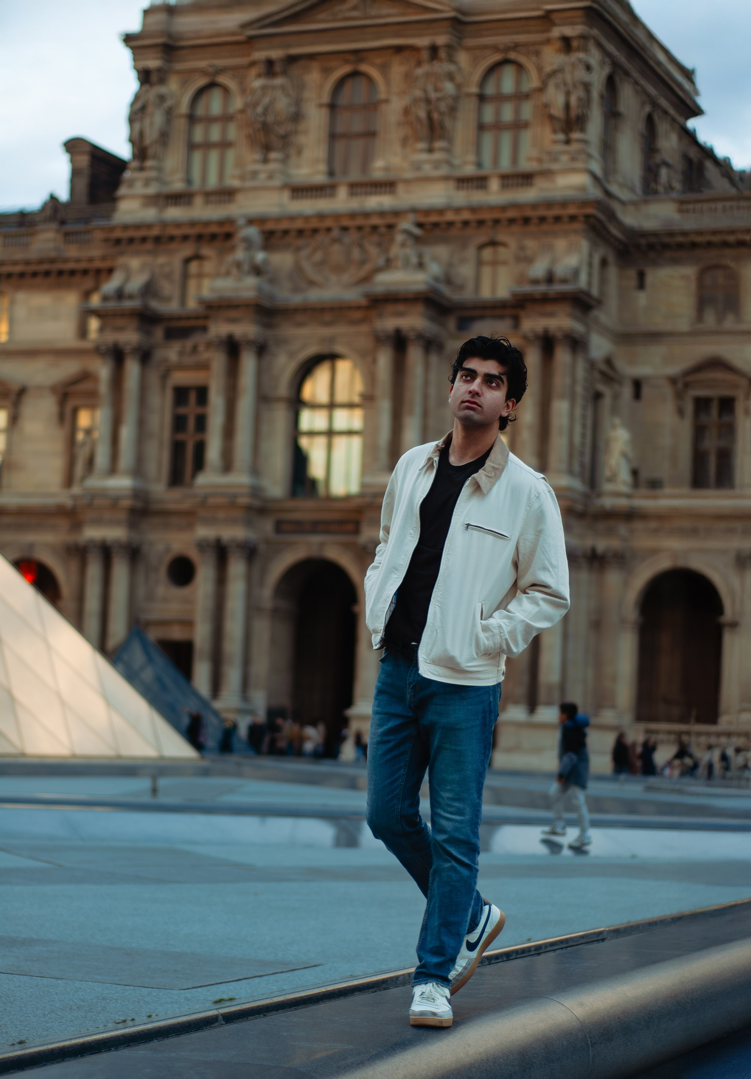 Фотосессия у Лувра. Фотограф в Париже Полина Осипова