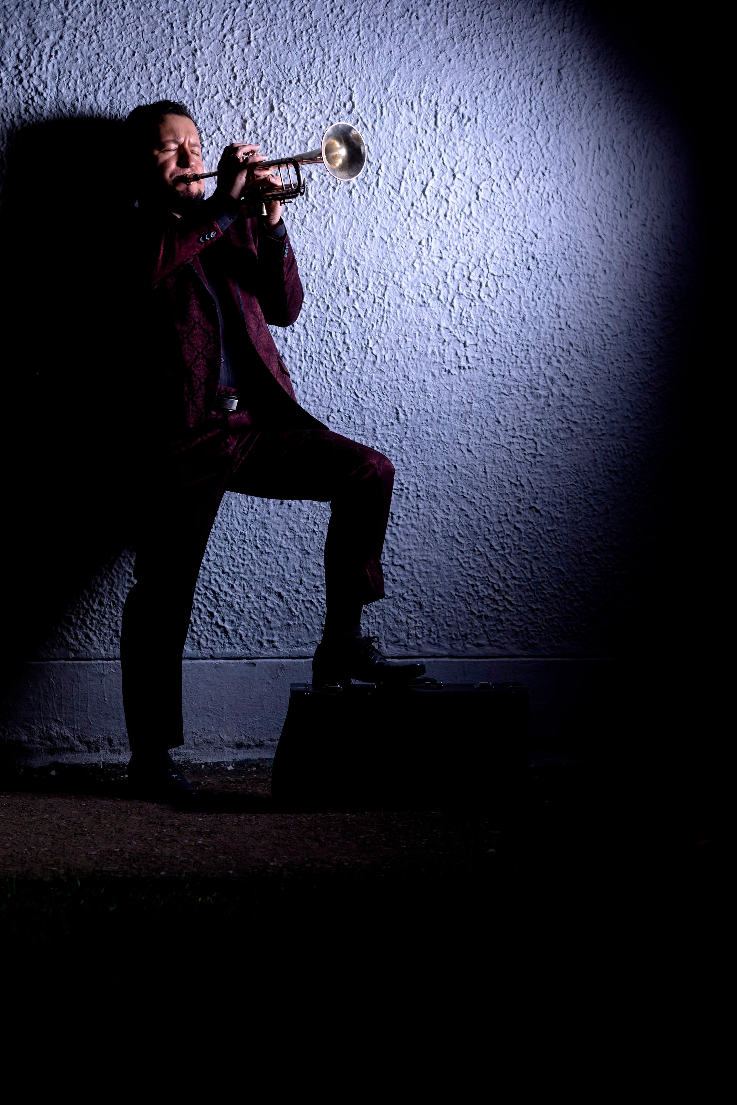 Fotógrafo de retratos fotógrafo de estilo de vida fotografía de locación fotografía de estudio sesión de fotos marca personal. Fotografía profesional para su evento en Caldas por SERFOTOGRAFÍA