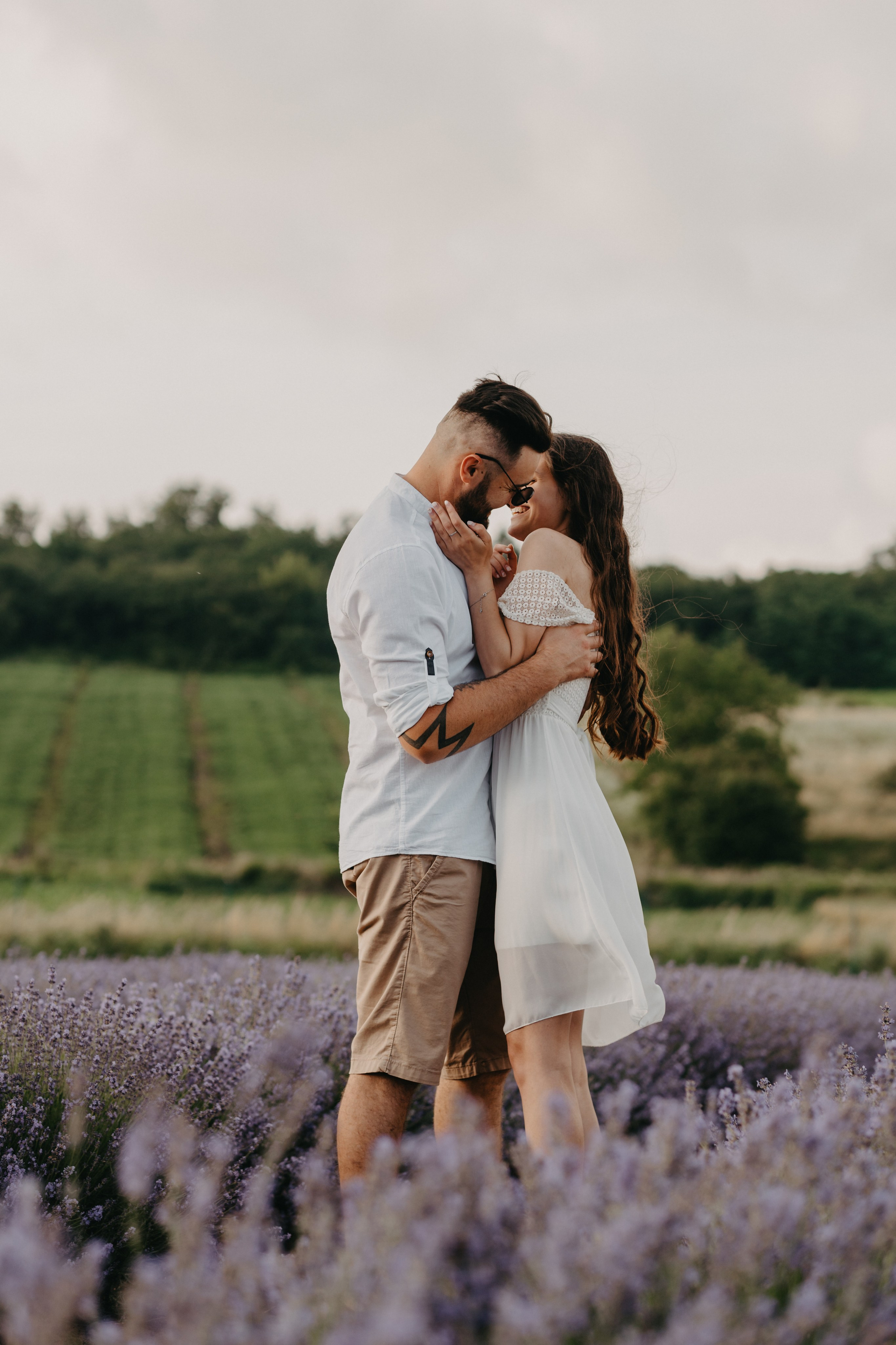 Hand in Hand. Fotograf Katowice – sesje indywidualne, rodzinne, ślubne