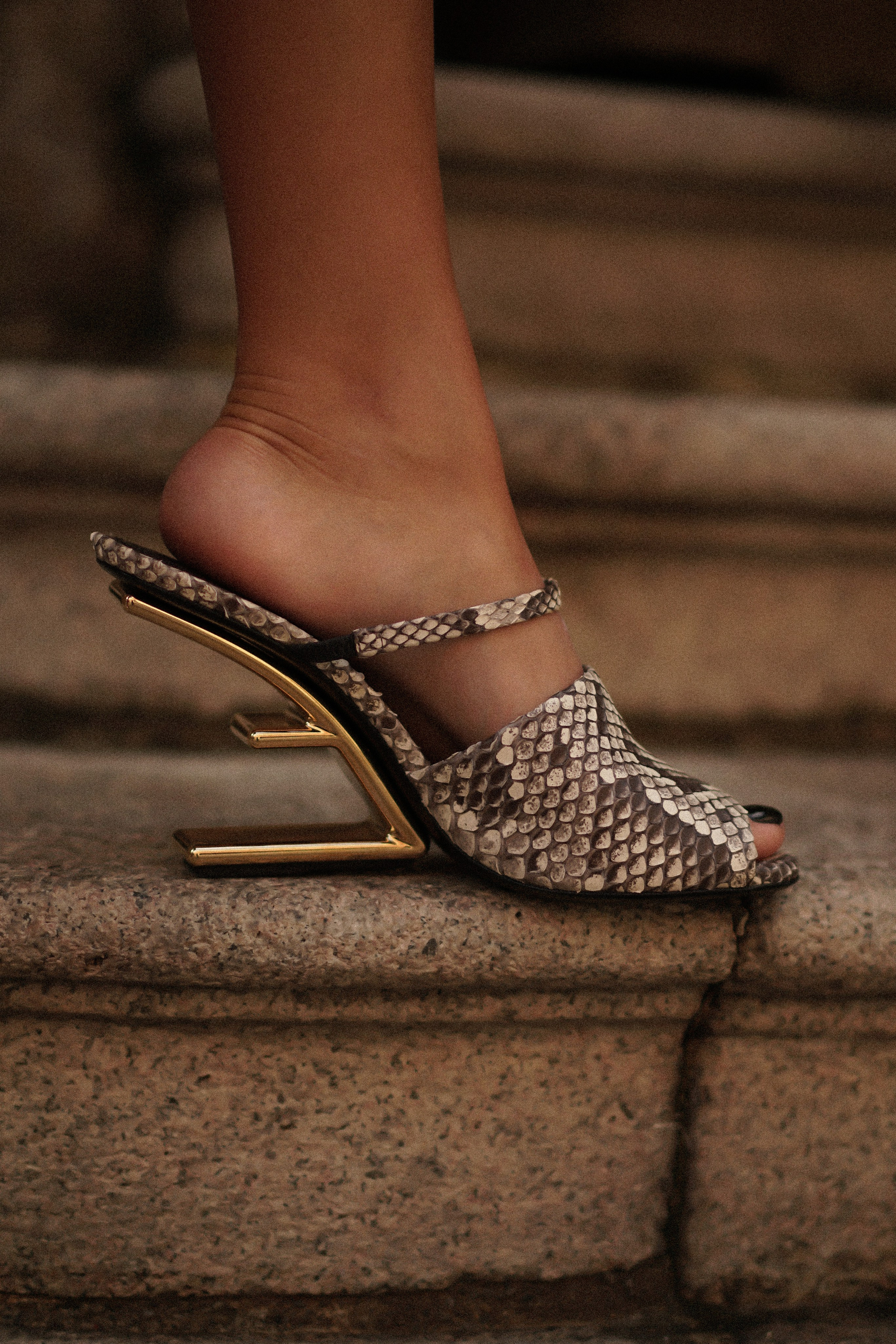 Karina Nigay. Julia Di |Fashion streetstyle photographer|videomaker in Milan & Paris