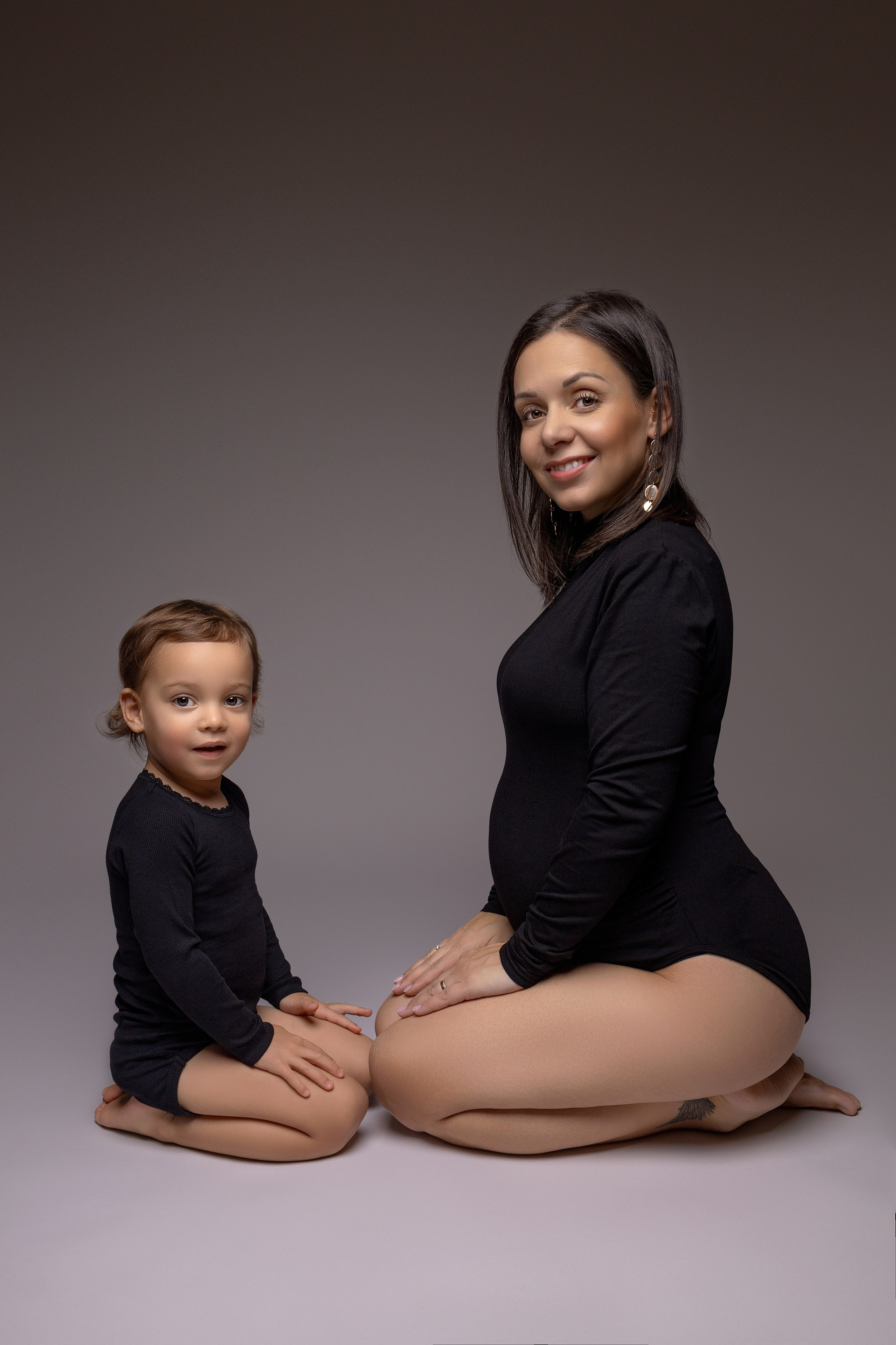 Babybauch. Neugeborene- Schwangerschaft- und Kinder Fotografin in Lehre