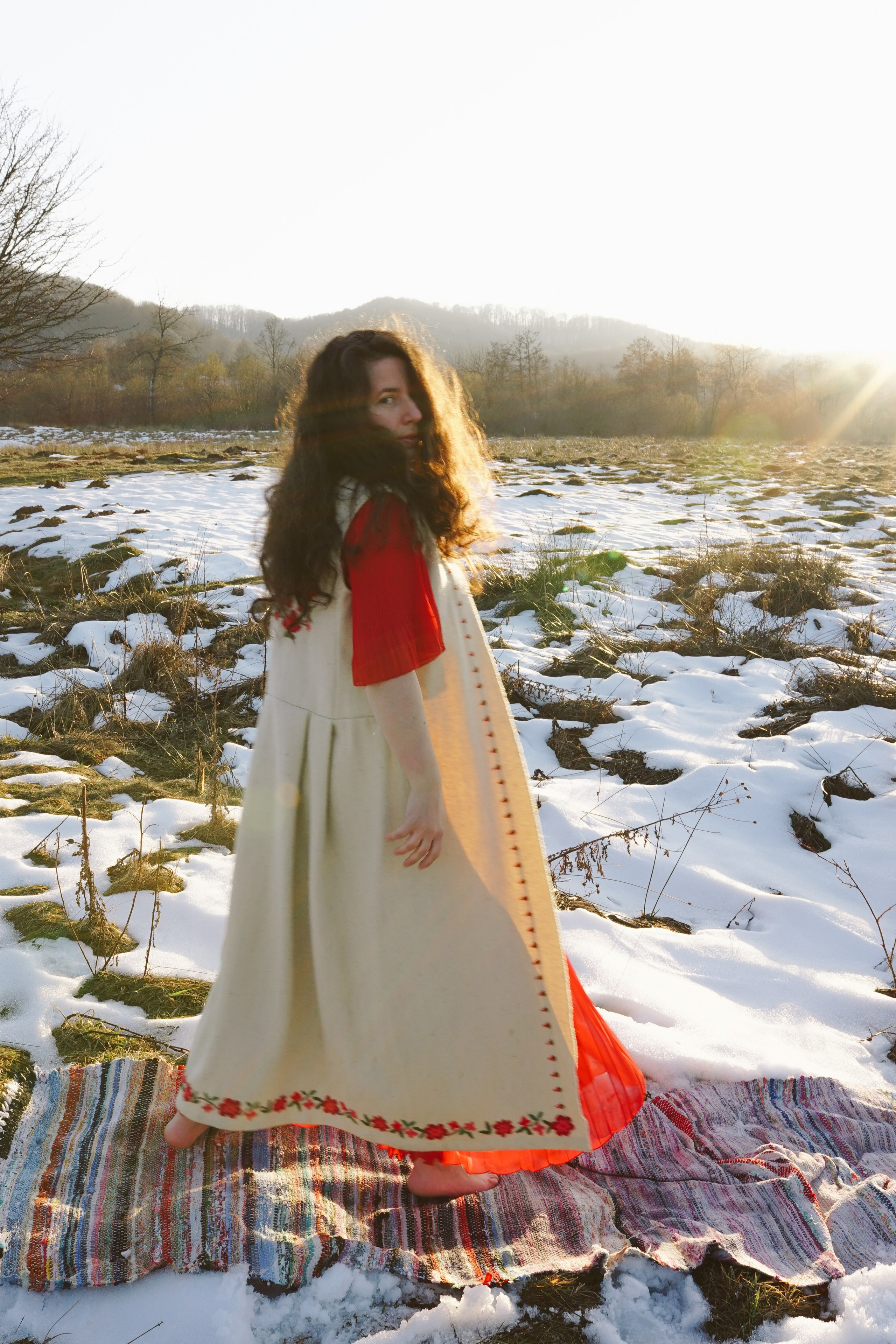 Mărțișorul x Mes Amis: O Poveste de Primăvară | Mădălina Beda. Madalina Beda- Artist vizual, fotograf, doula la nastere, consultant babywearing Brasov si in toata tara