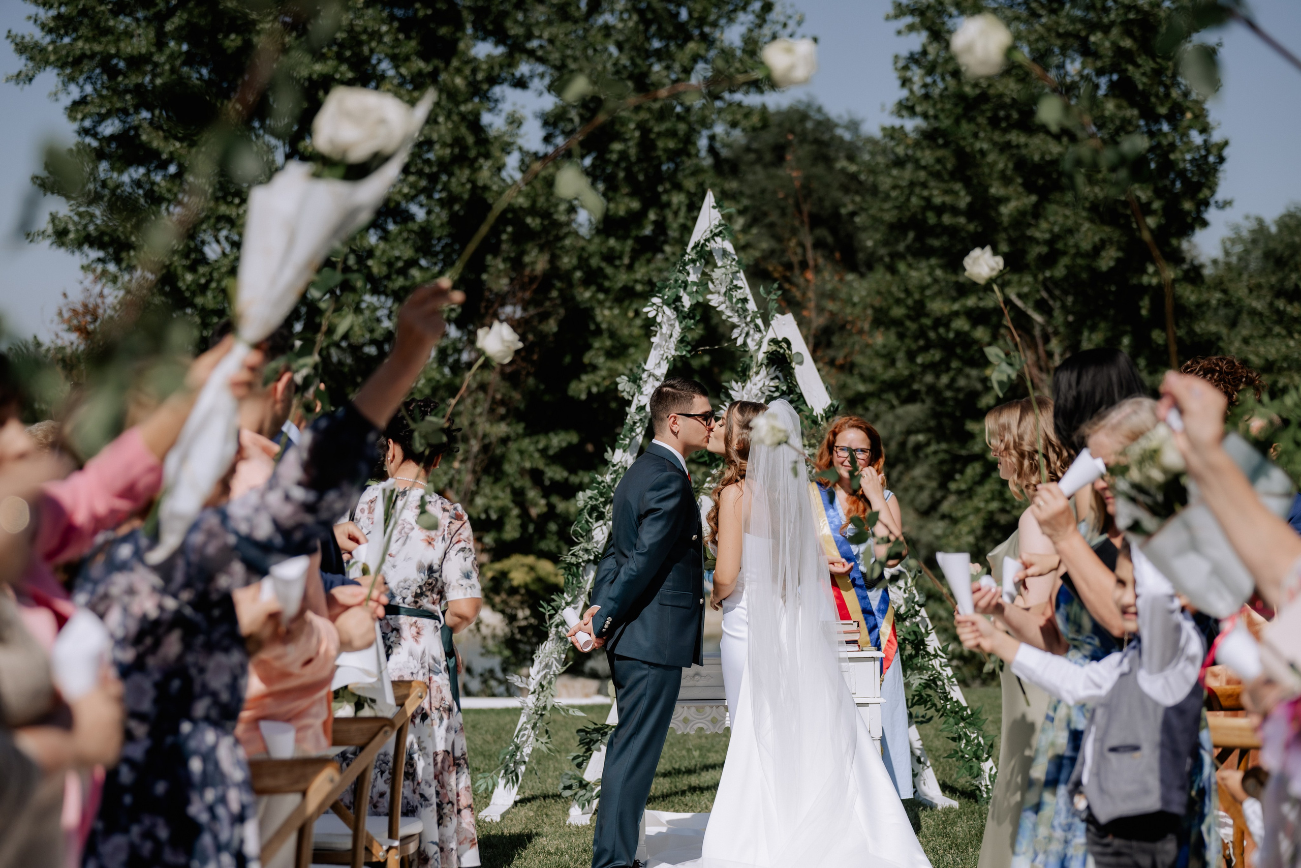 Proud Vision Weddings | Wedding Photography & Film — Servicii profesionale Foto Video Nunta Iasi