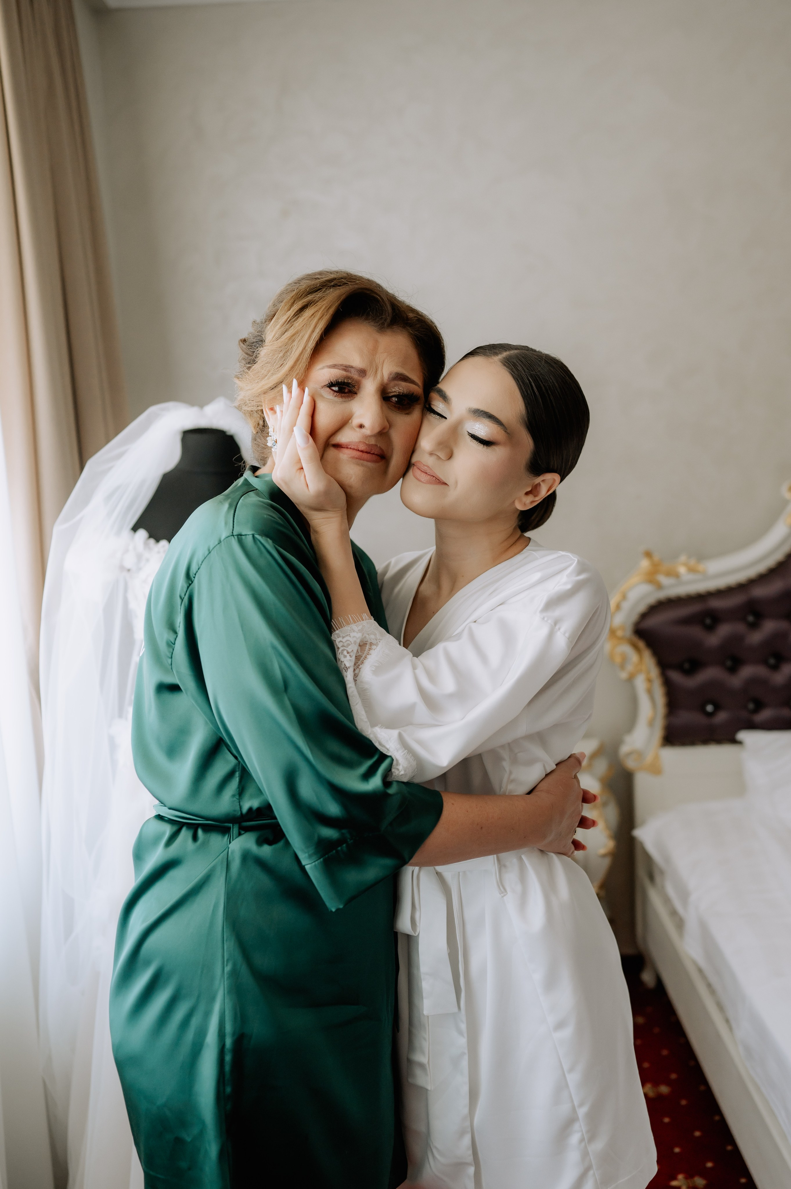 Nunta la Hotel Capitol Iasi. Proud Vision Weddings | Wedding Photography & Film — Servicii profesionale Foto Video Nunta Iasi