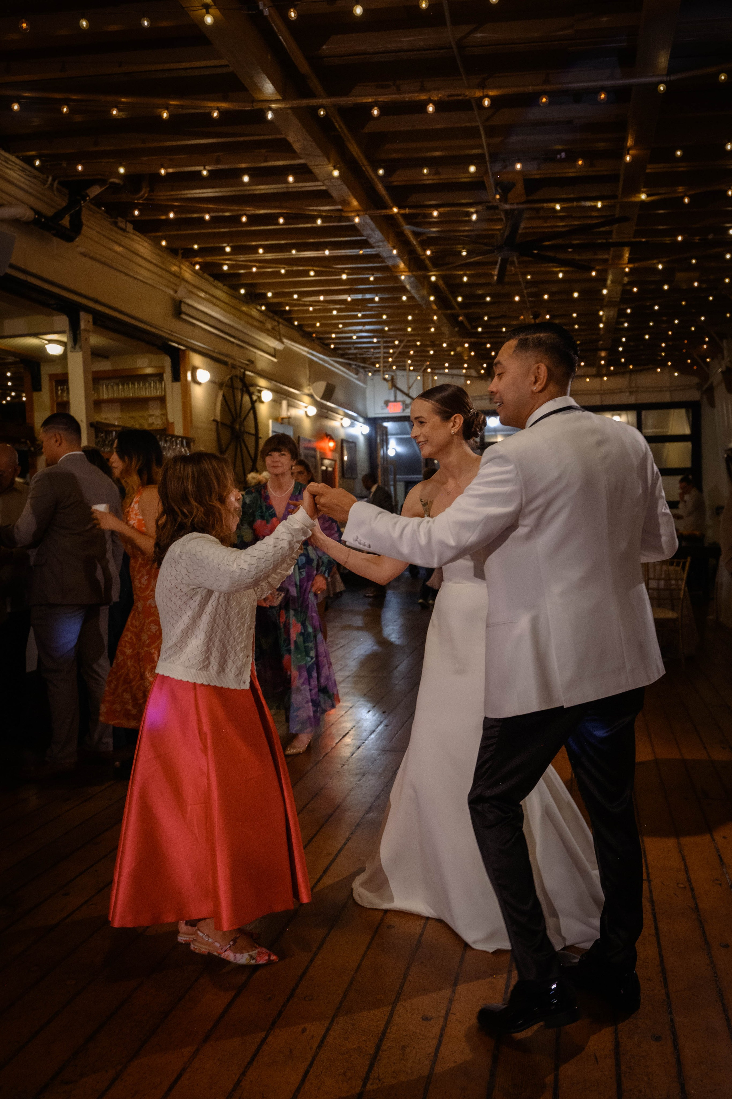 Kevin & Katie. Wedding & portrait photography in the Seattle Area. Helen Michelle photographer