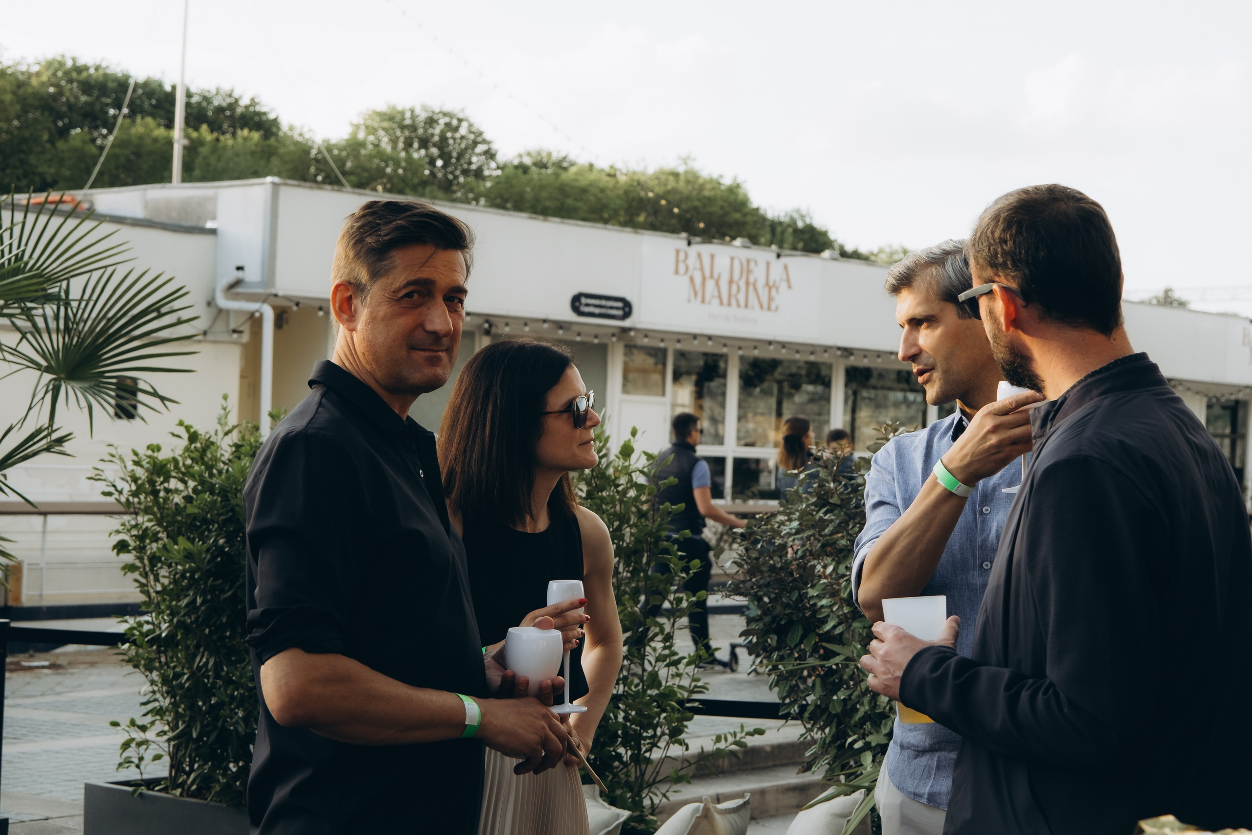 Marie’s Birthday with an Eiffel Tower view. Photographer in Paris Marina Chaput