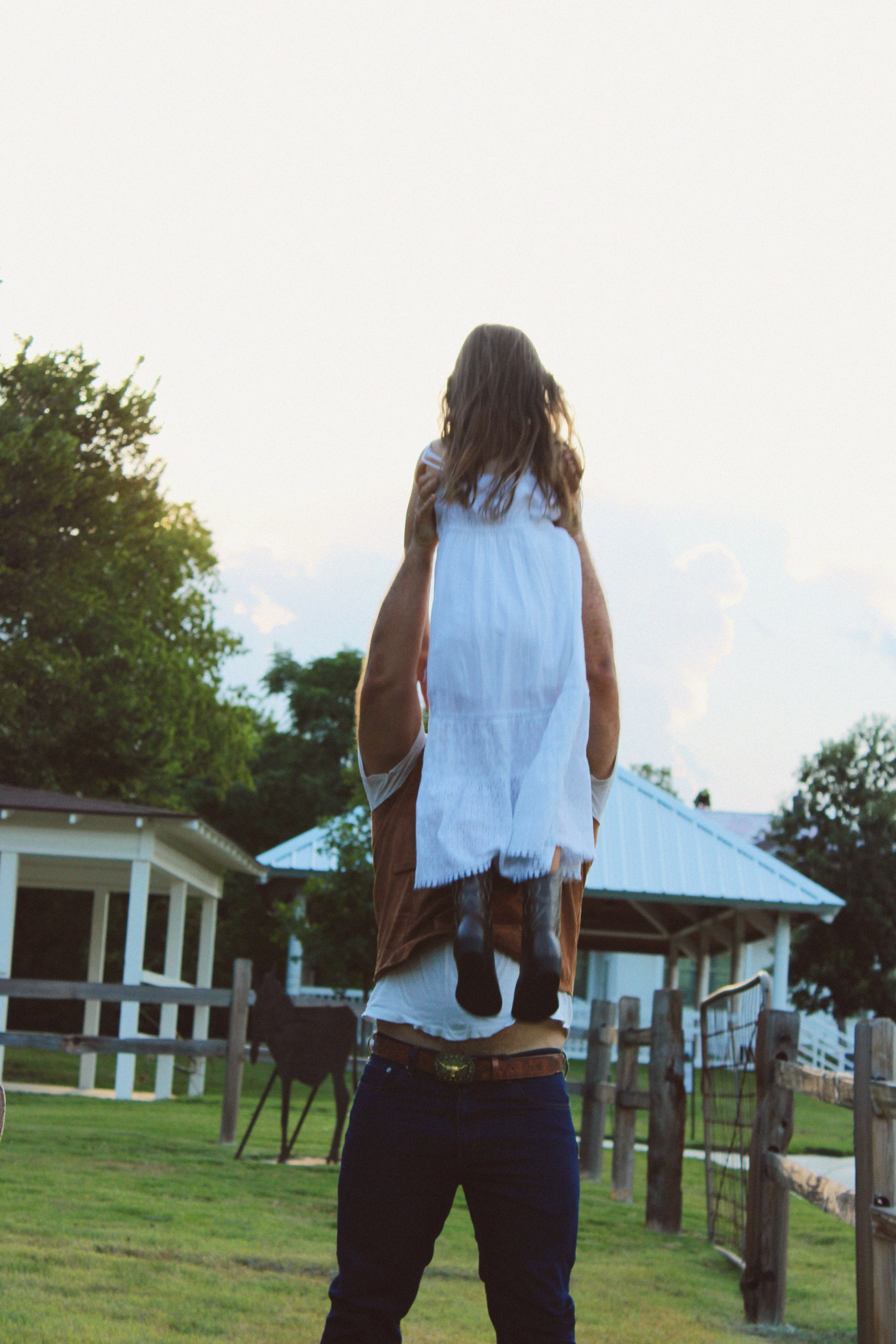 Texas Countryside Family Photoshoot in Cowboy Style. Lana Petrychenko — Portrait & Family Photographer. Valencia, Spain