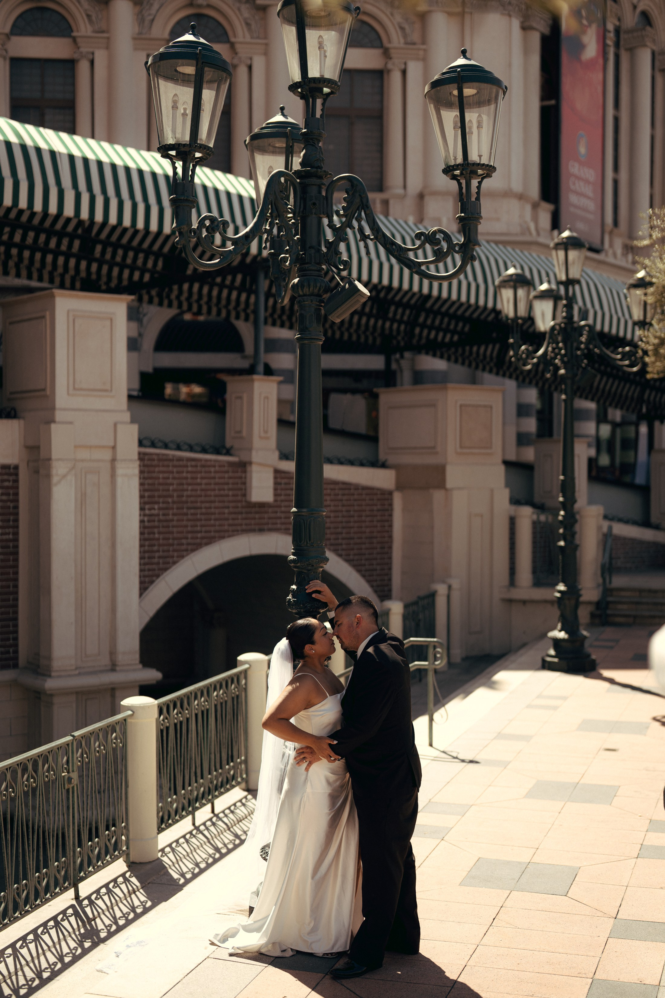 Noelani&Alex. Wedding & elopement photographer Viktoriya Kravtsov. Las Vegas