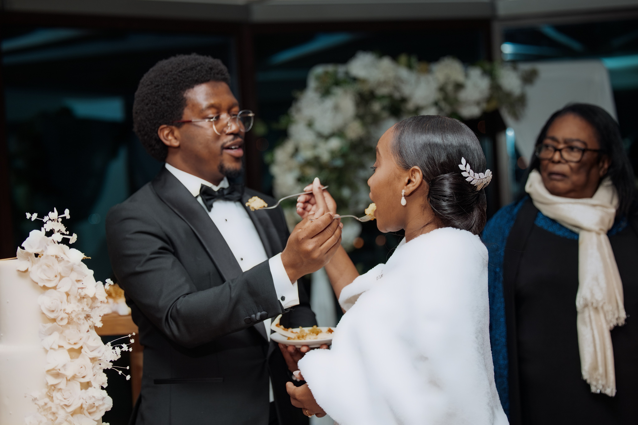 Nawik e Ethson. Fazemos o seu casamento ser lembrado por gerações