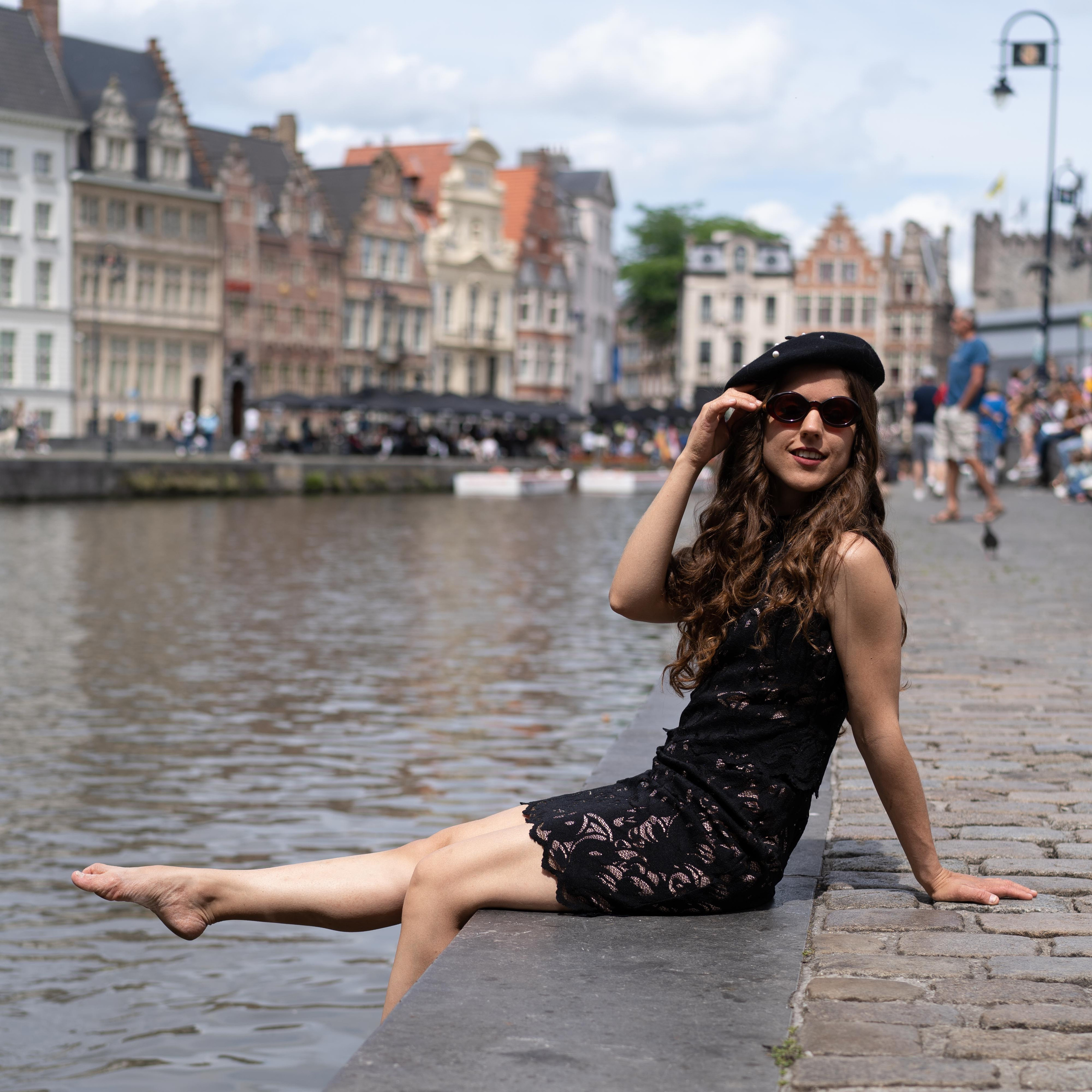 Little black dress / Gent. Tatyana Van Hedent een fotograaf te Zele, Oost-Vlaanderen