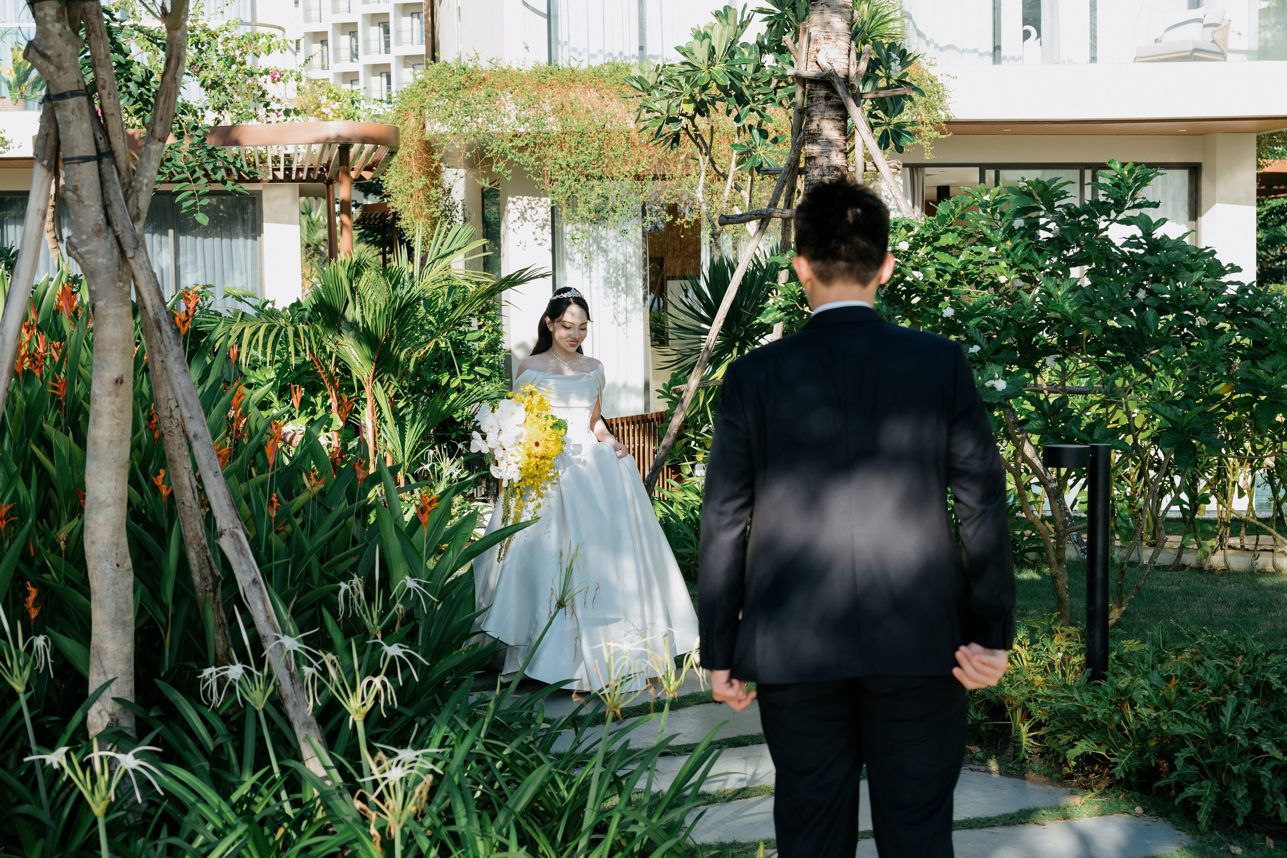 DUC HOANG & HUONG ANH / The Vows. Saigon Wedding Present | Art Beyond Moments