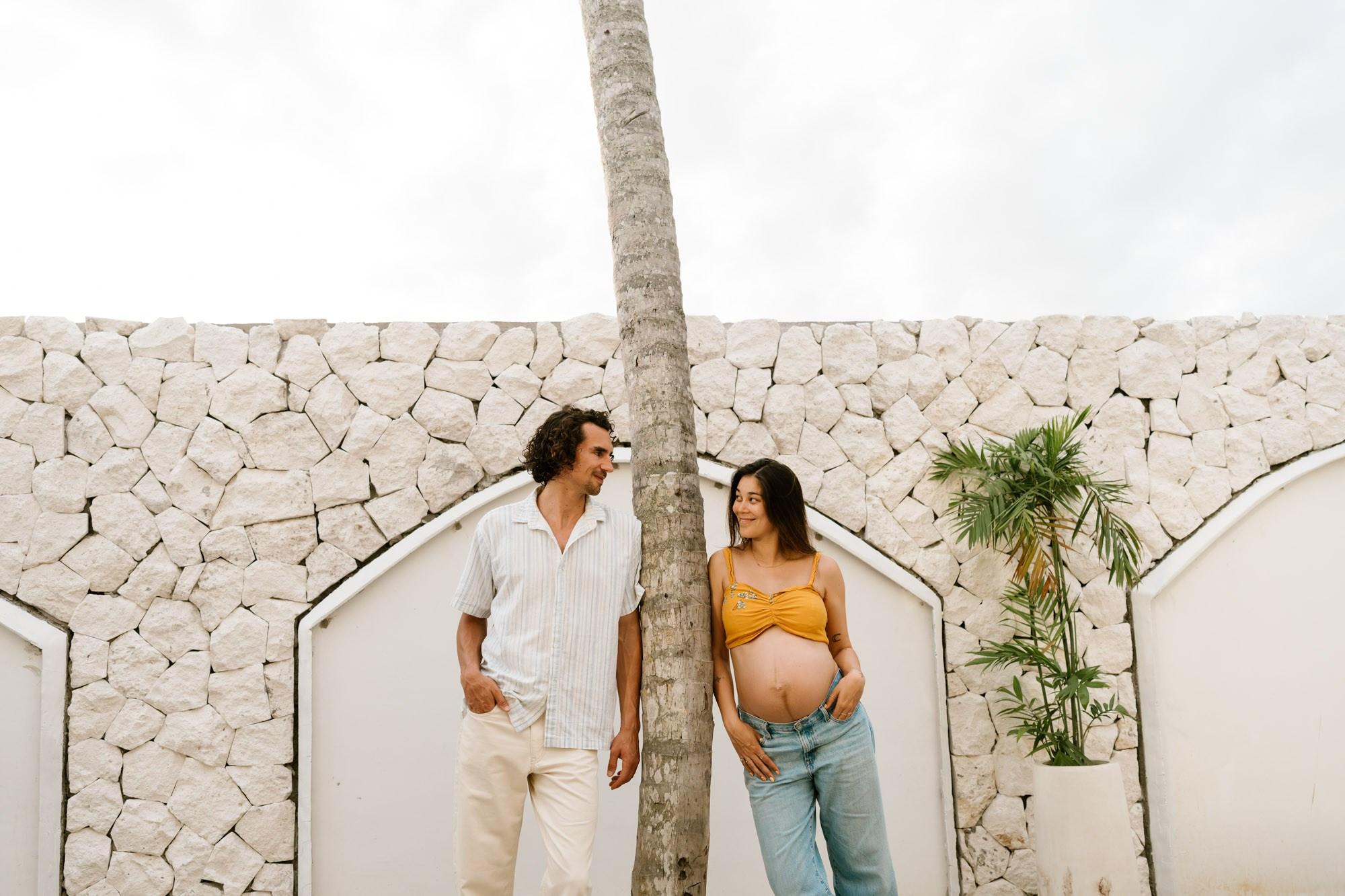 LARISSA & SJUUL MATERNITY. Female Photographer in Bali