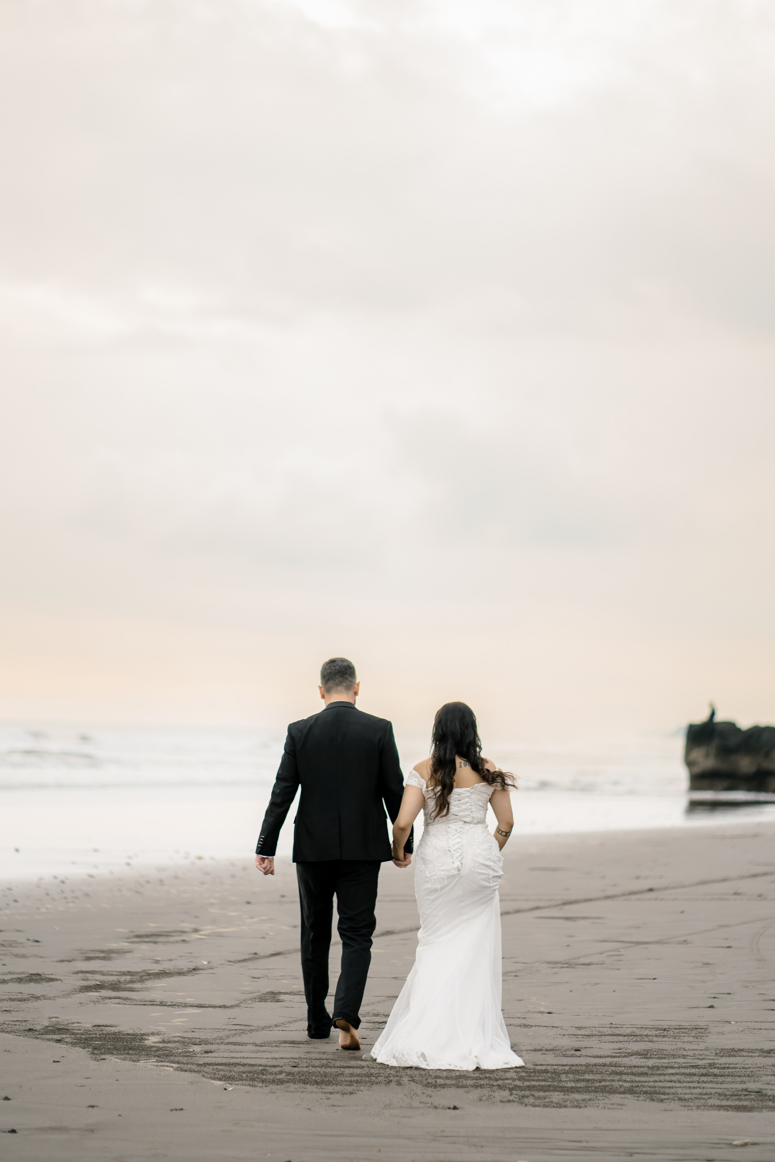 Honeymoon Photoshoot in Bali. Female Photographer in Bali