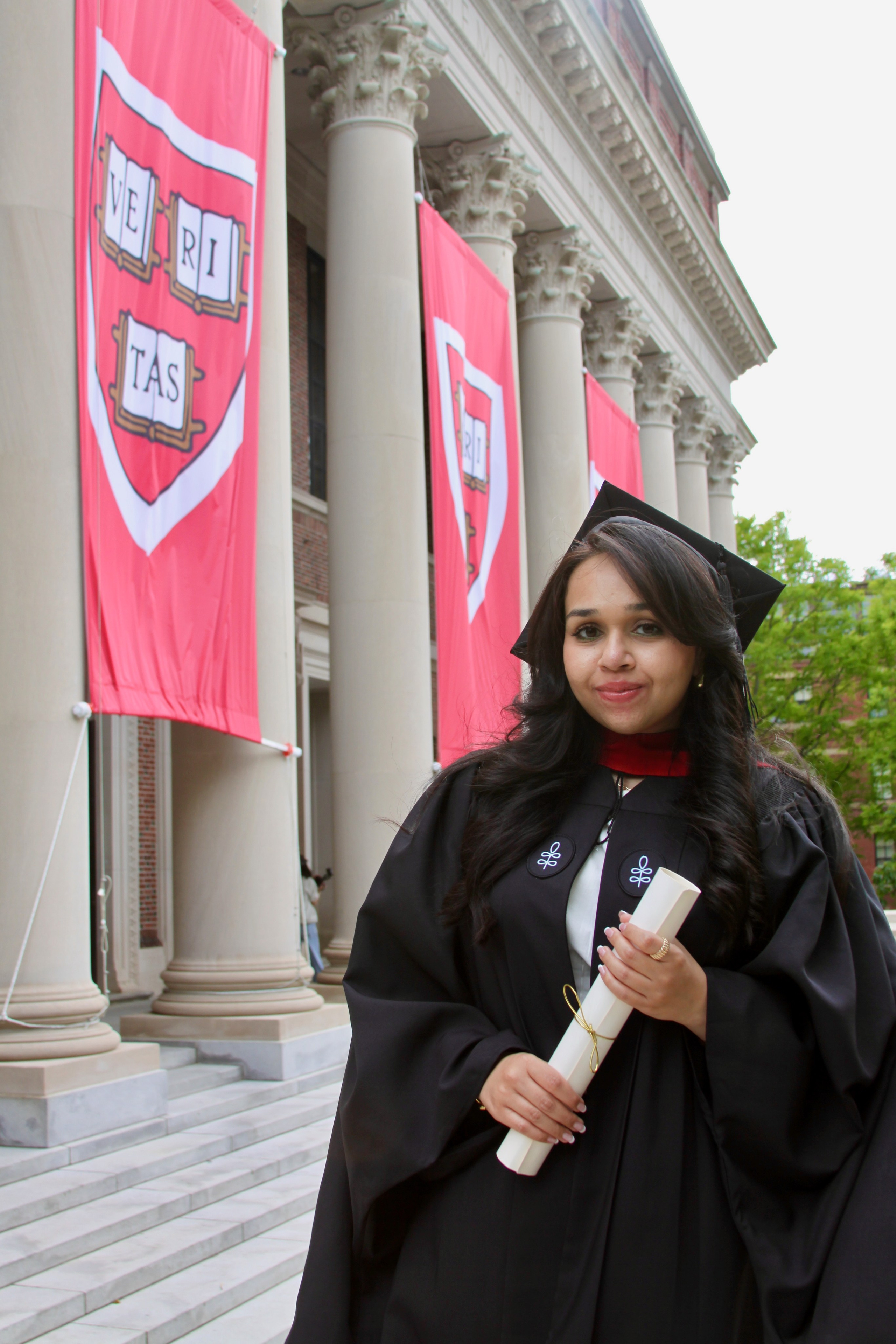 Masters graduation with Sadaf (part of group shoot). Kelly Sang, graduation and portrait photographer in Boston