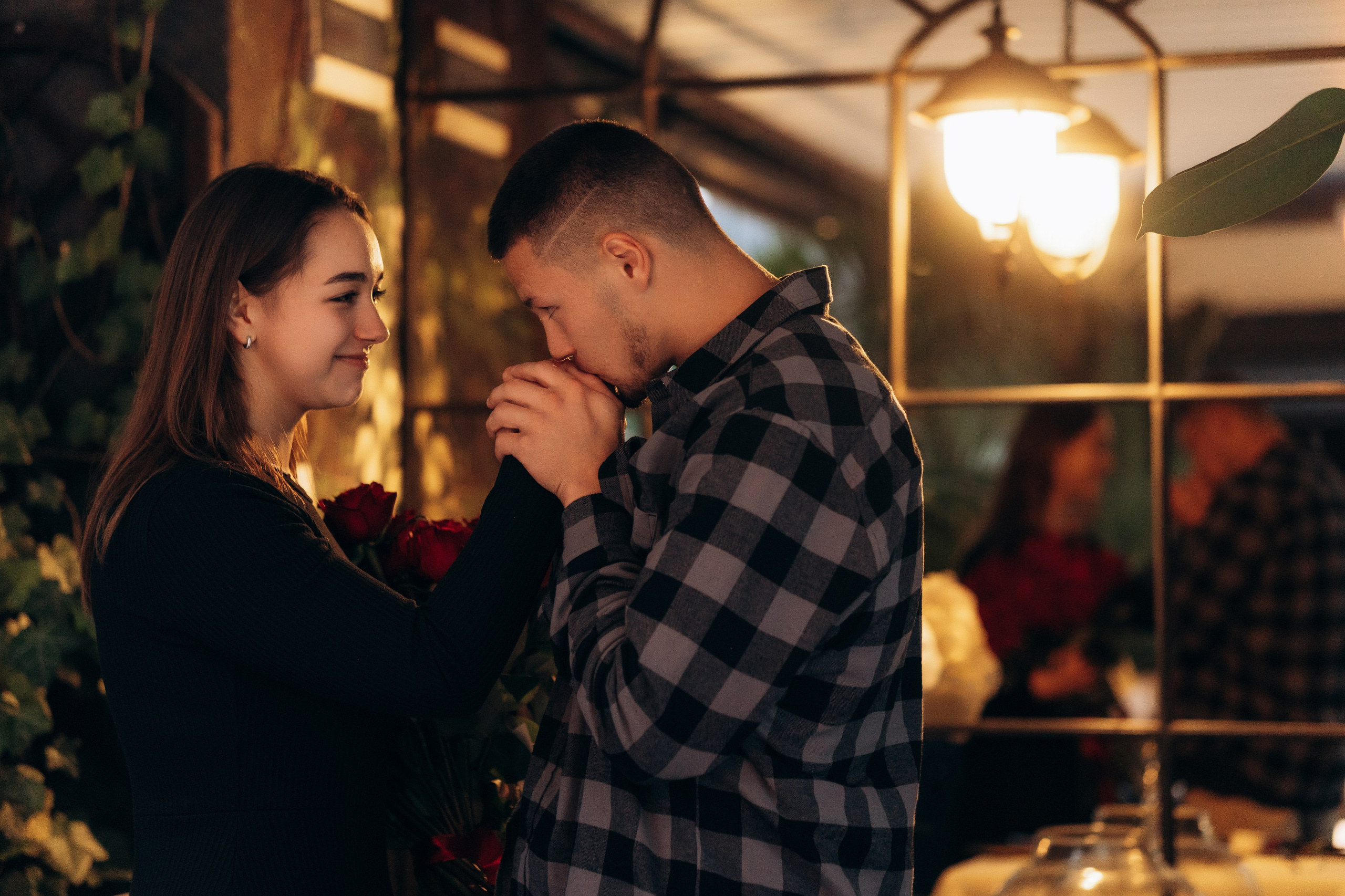 Sunset Embrace. Fotograf Katowice – sesje indywidualne, rodzinne, ślubne