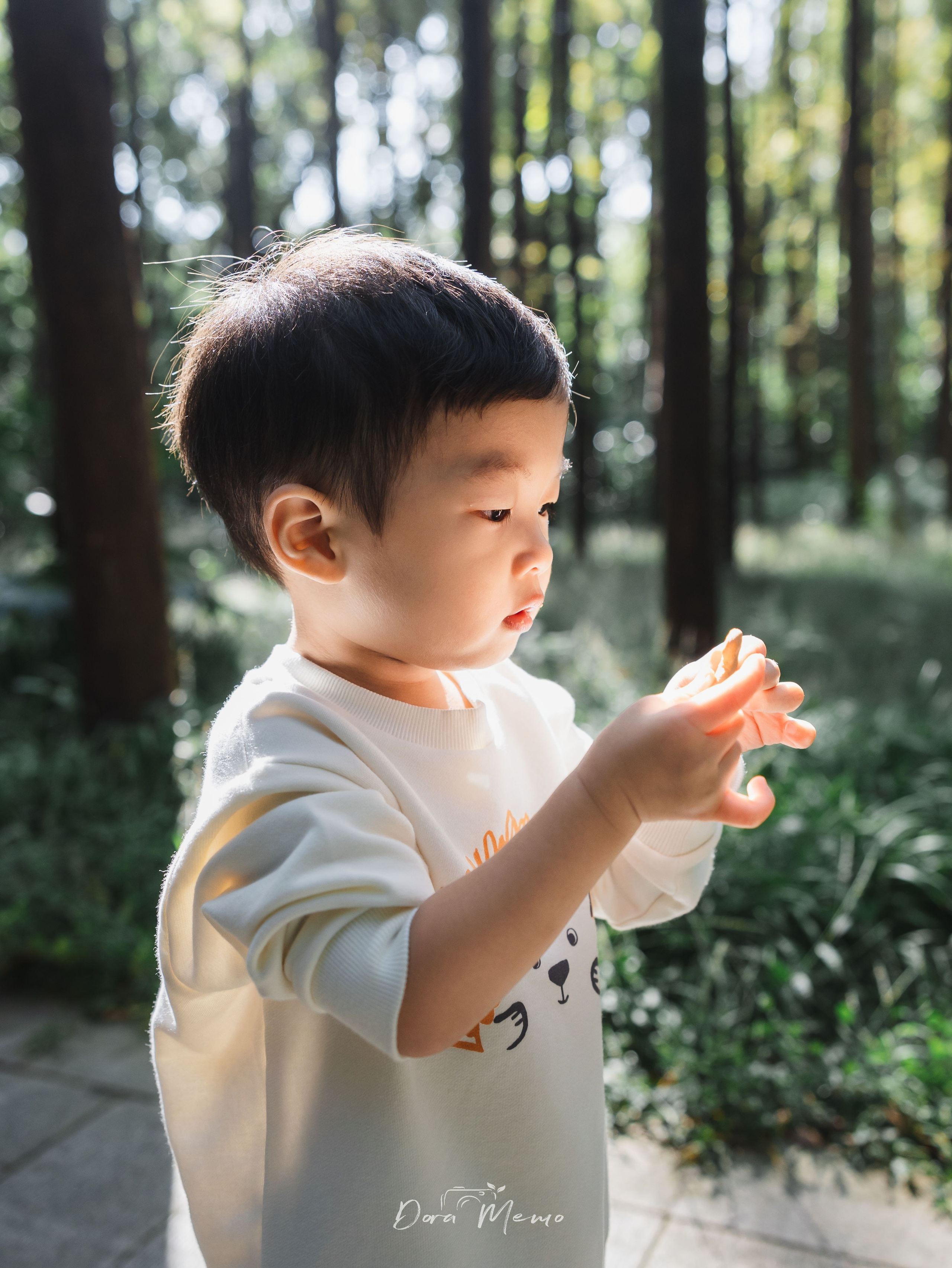Shanghai Family Photographer | A Sunny Outdoor Family Session with a Two-Year-Old
