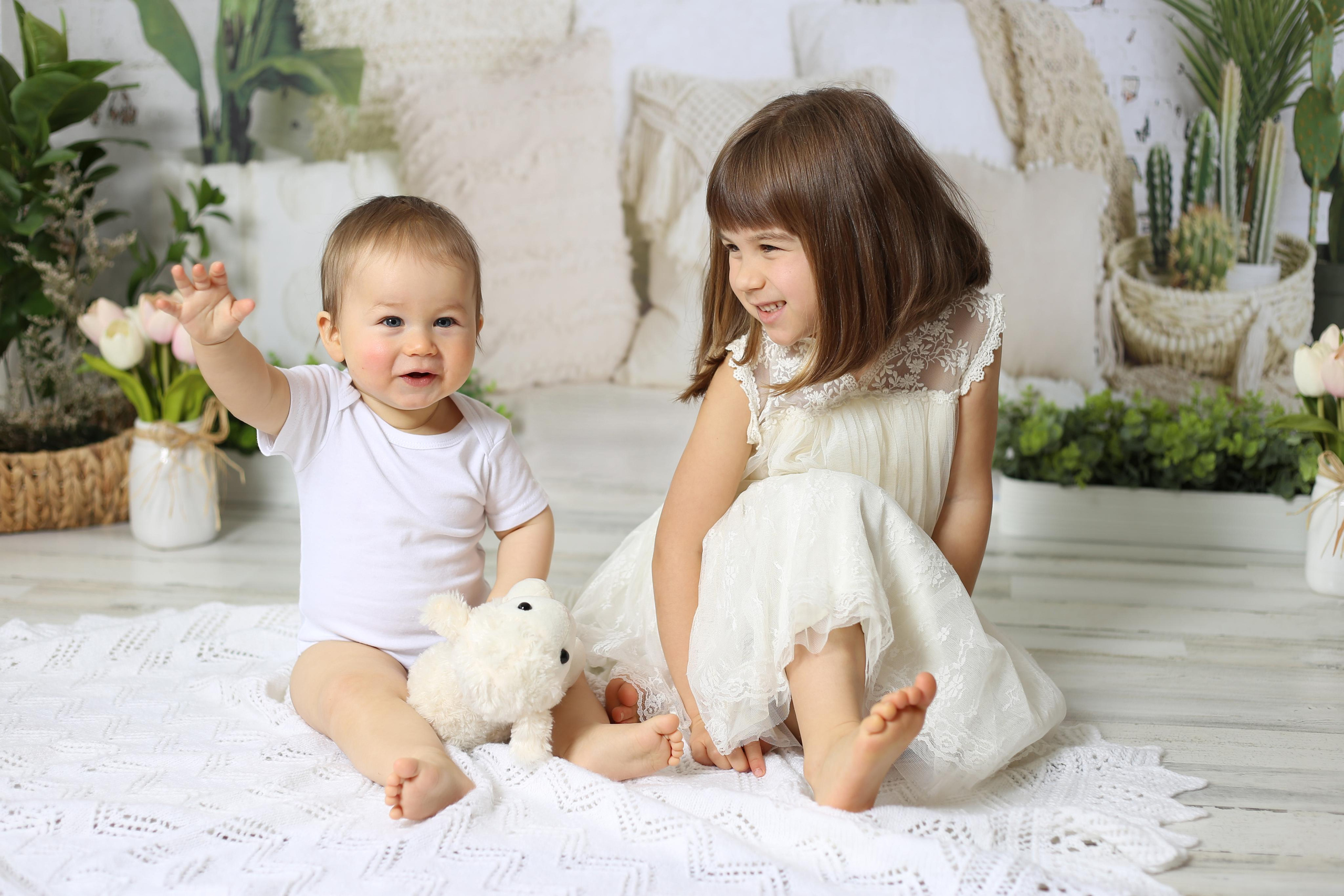 Family studio photoshoot. YuAnna studio. Family & Kids Photographer in Seattle area, located in