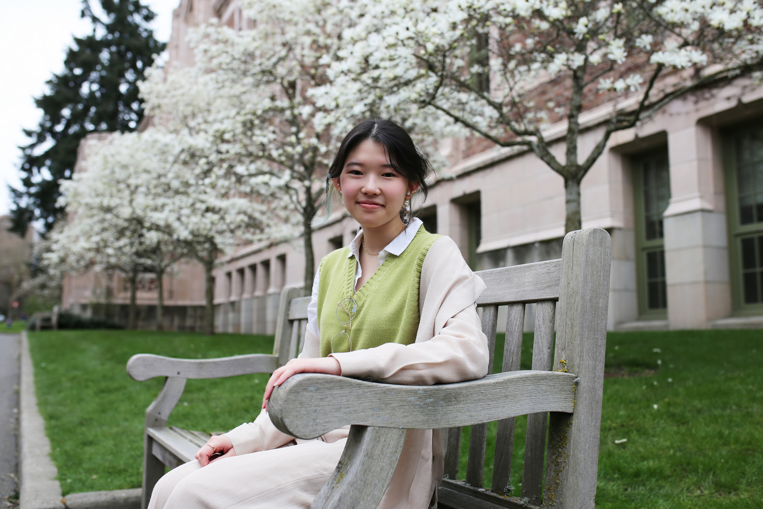 Spring Blossom. YuAnna studio. Family & Kids Photographer in Seattle area, located in
