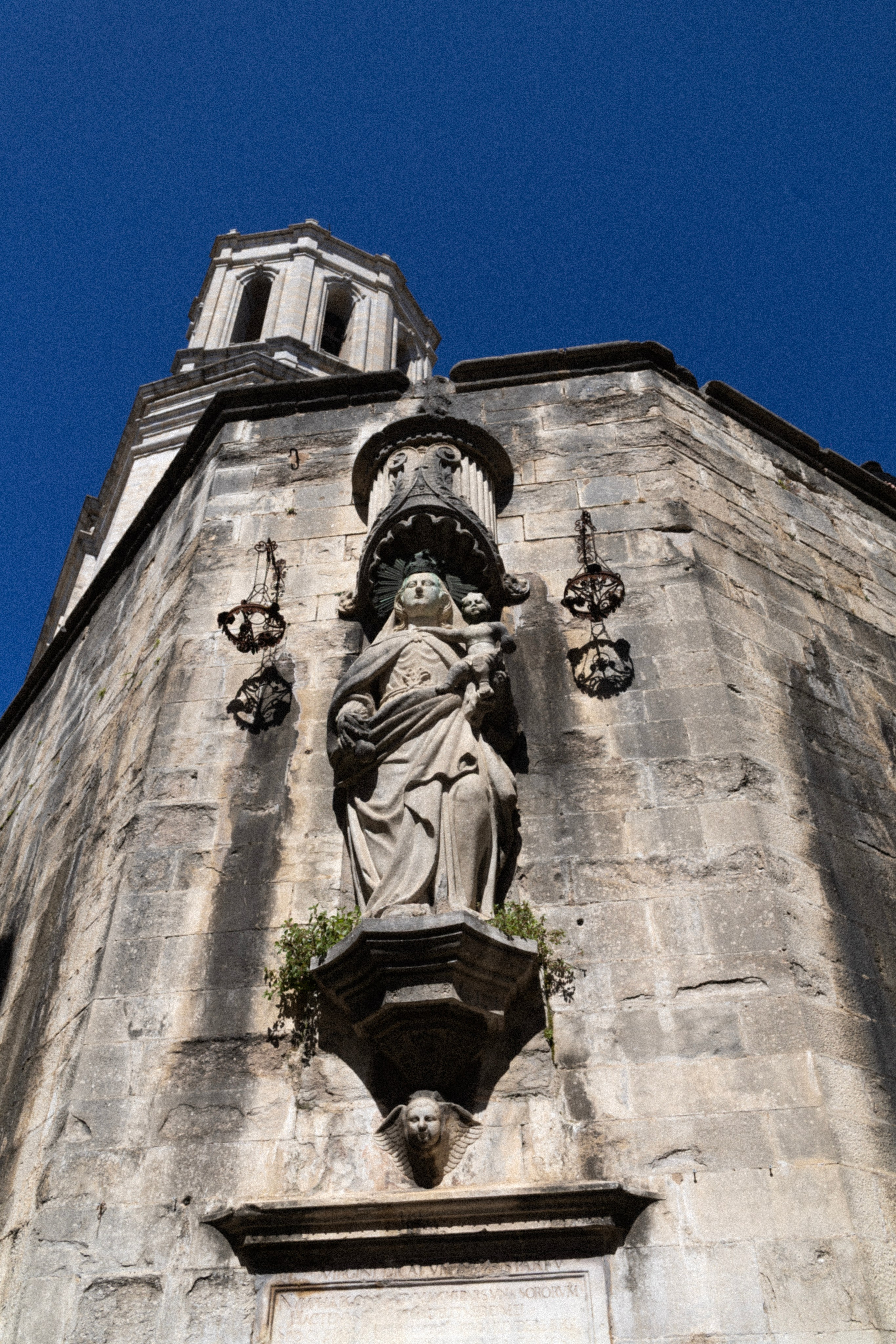 El toque de Gerona. Vladislav Makarov. Portrait & Street style photographer in Baku