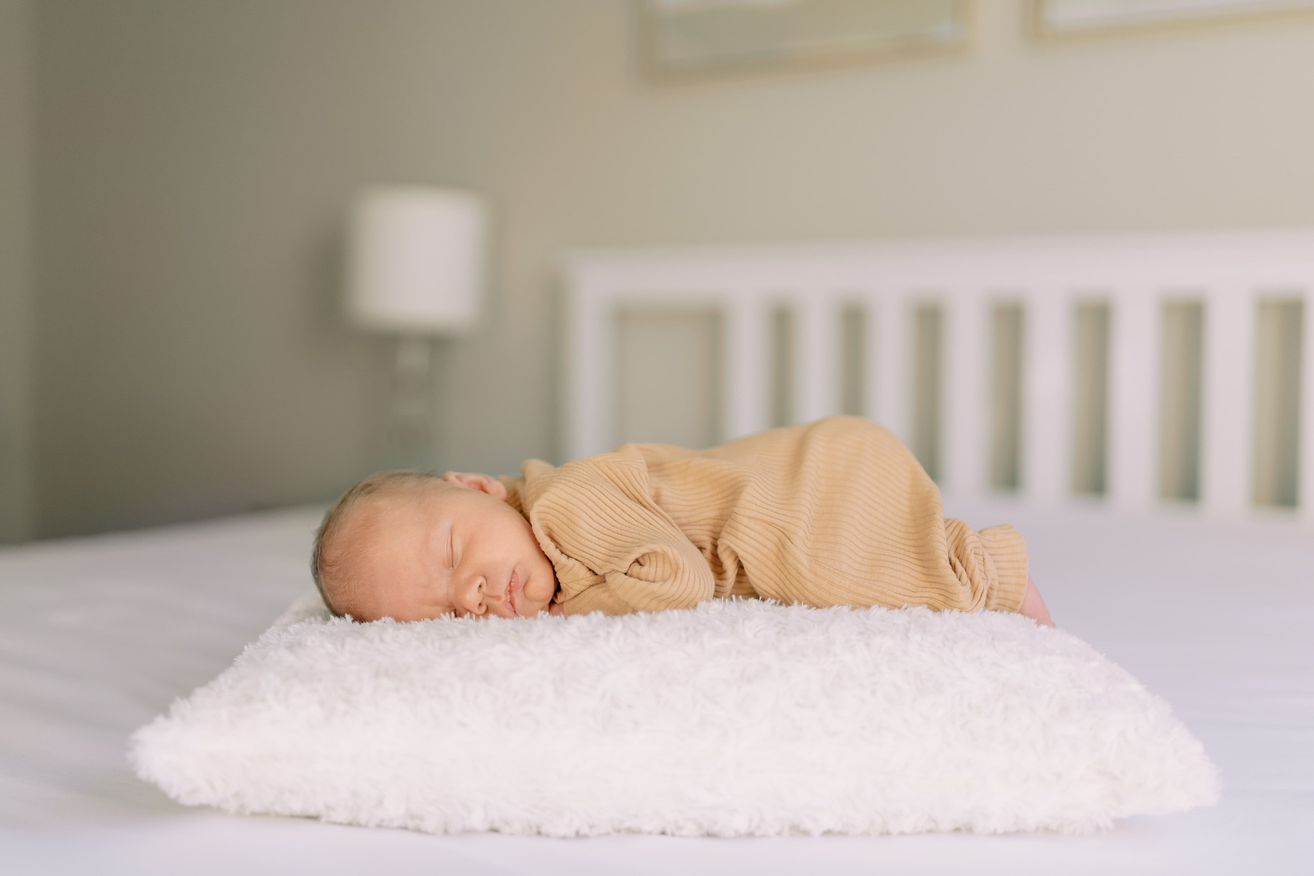 New born photoshoot at home. Anna & Entony. WA. November 2024. EVAN ARISTOV WEDDING PHOTOGRAPHY — Seattle Wedding Photographer