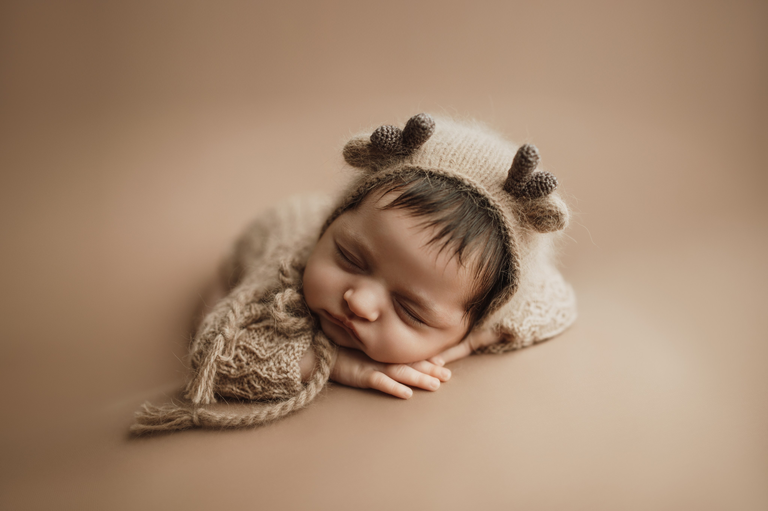 Newborn Classic. Newborn, kids, family photographer based near Zurich, Switzerland