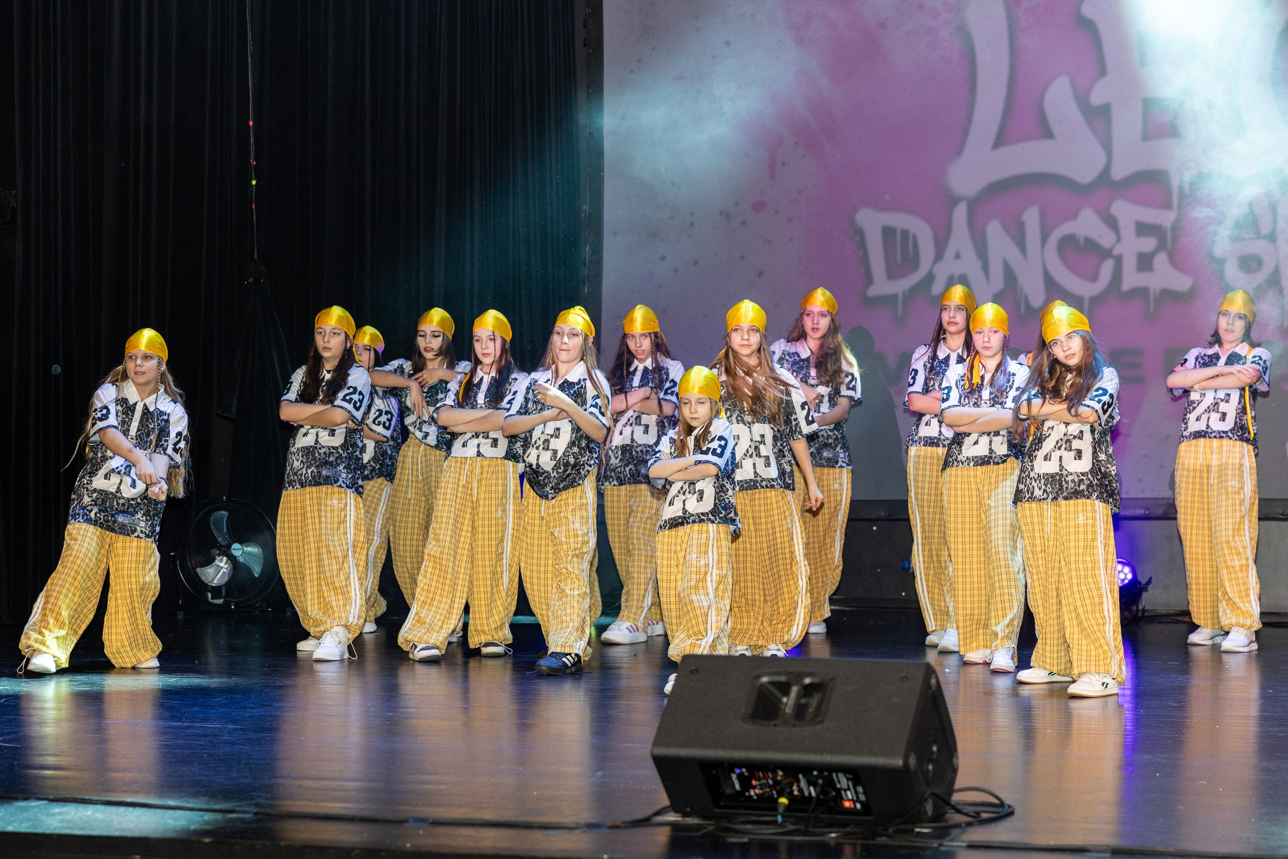 LEO DANCE SHOW WINTER 2025. Семейный и детский фотограф в Варшаве Мила Бобровская