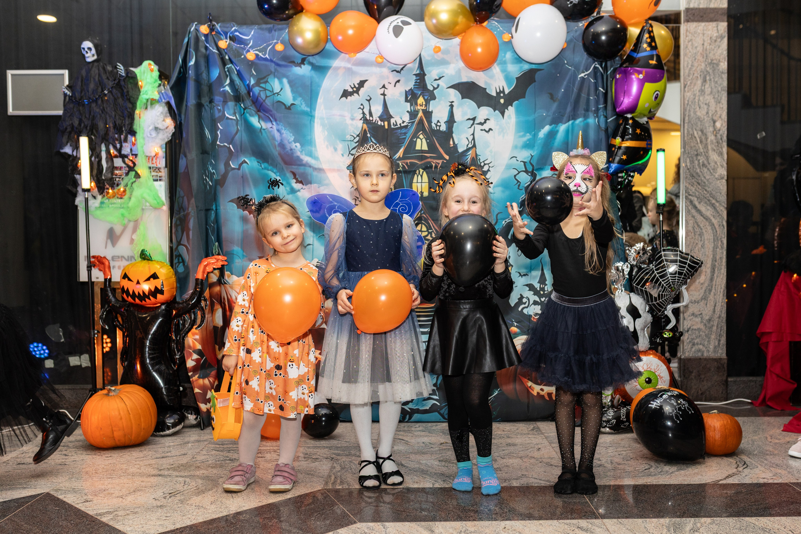 Leo dance studio Helloween 2025. Семейный и детский фотограф в Варшаве Мила Бобровская