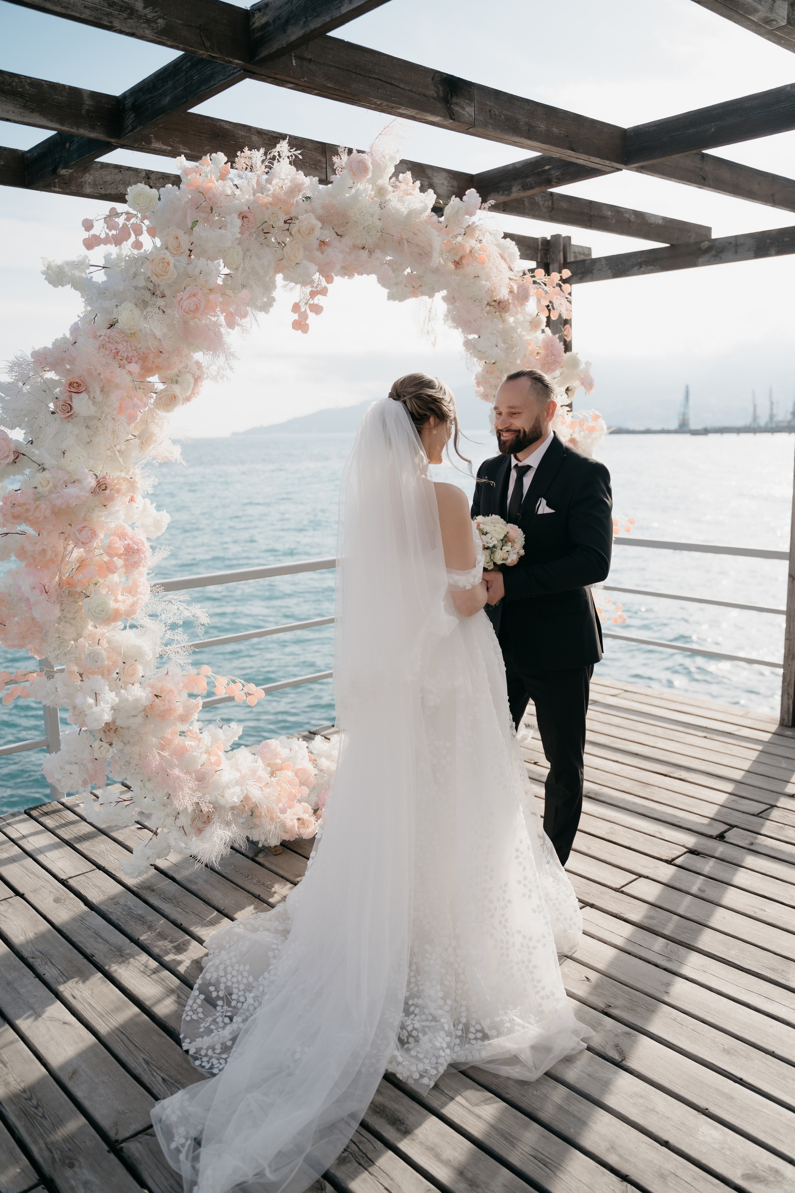 Узунджа и Ливадийский. Свадьба в апреле в Крыму. Свадебный и семейный фотограф Алексей Попов. Штутгарт, Германия