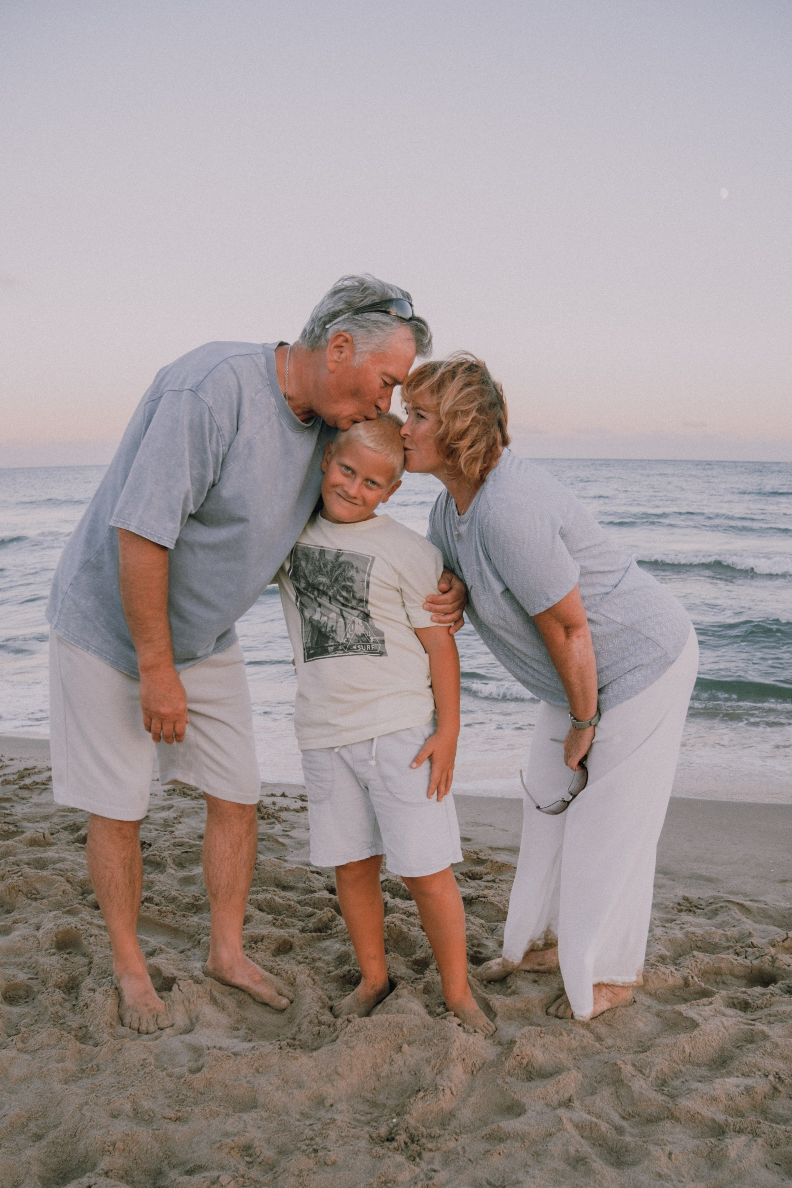 Sesión familiar en la playa. Fotografía profesional en Calafell - Elena Medvedeva
