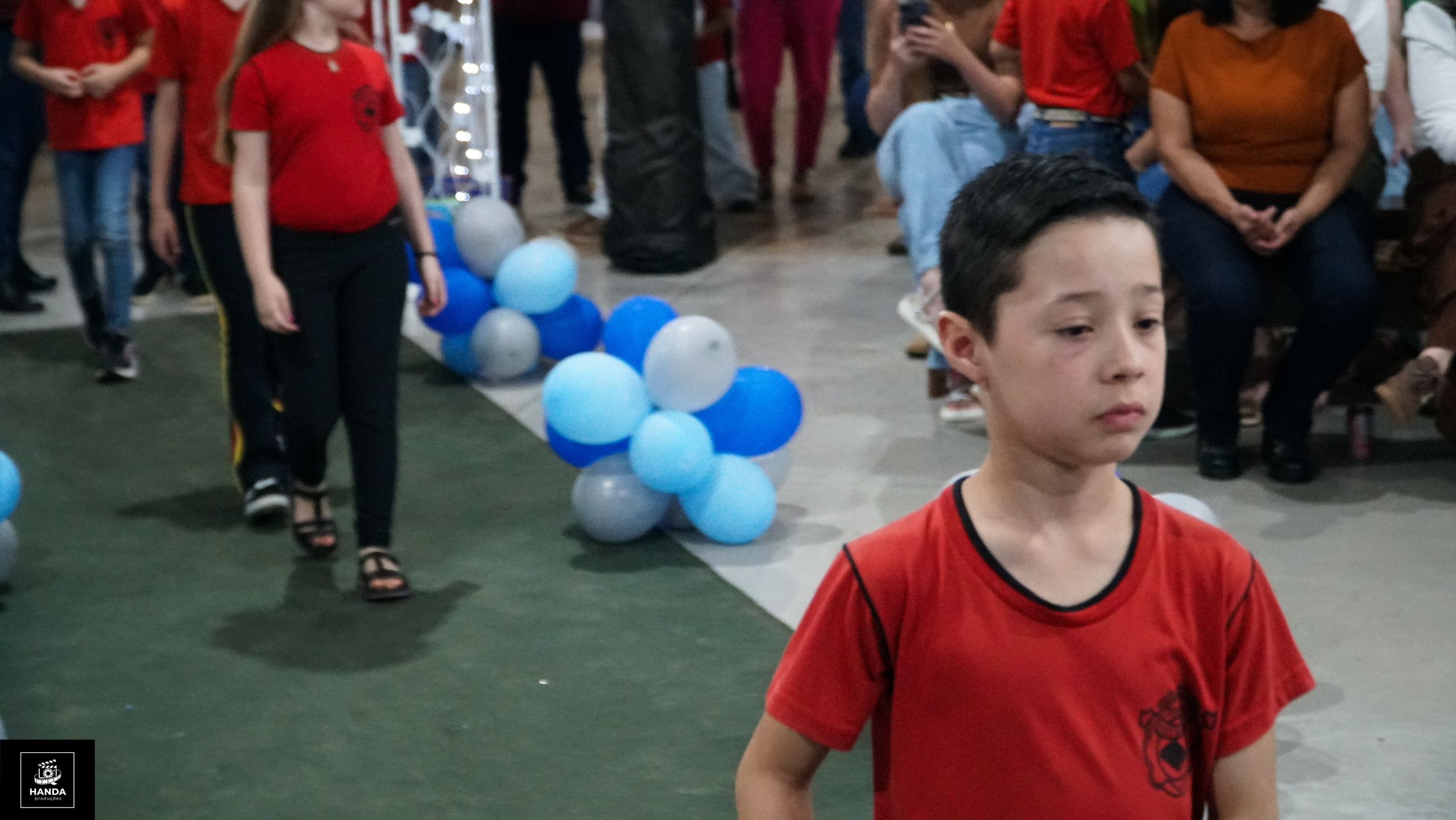 Noite autógrafos colégio Aurélio Buarque de Holanda. Handa Produções