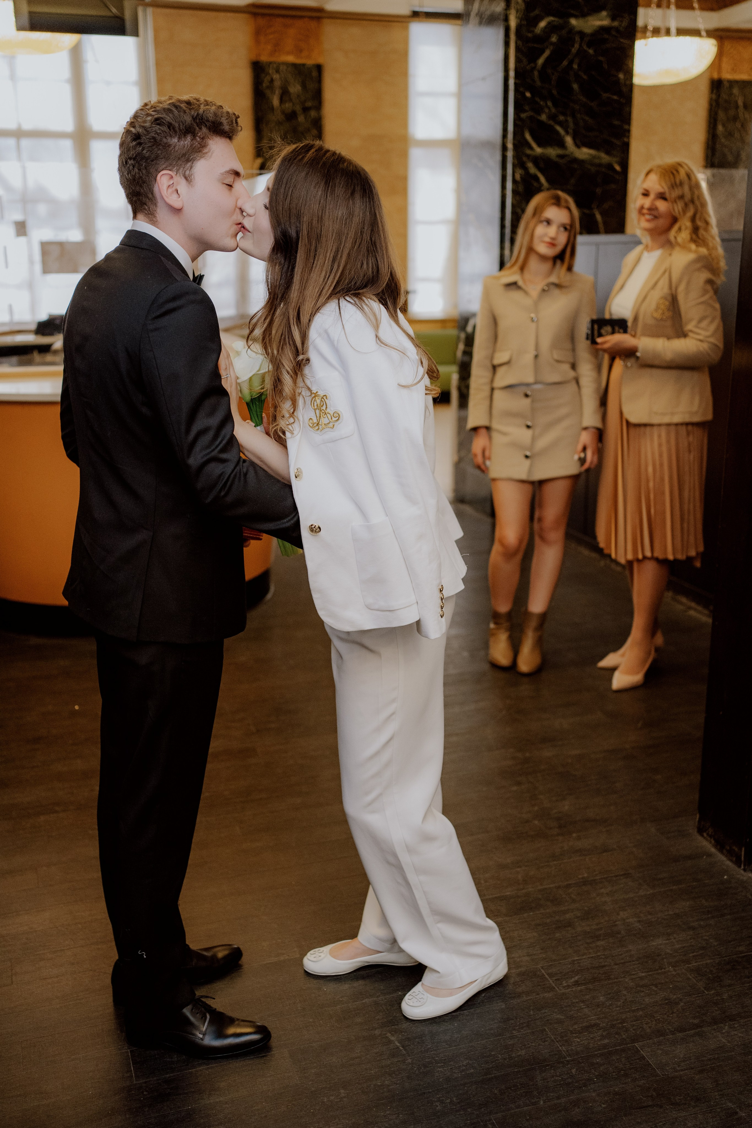 Getting Married at NYC City Hall: Everything You Need to Know (and Why It’s So Beautiful). Videographer and photographer in New York // MAKAROV.VIDEO