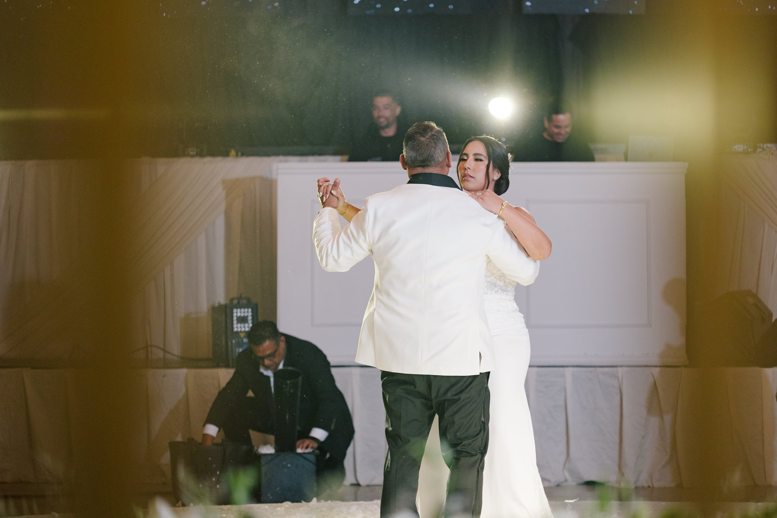 Alejandra y Salvador. Principal