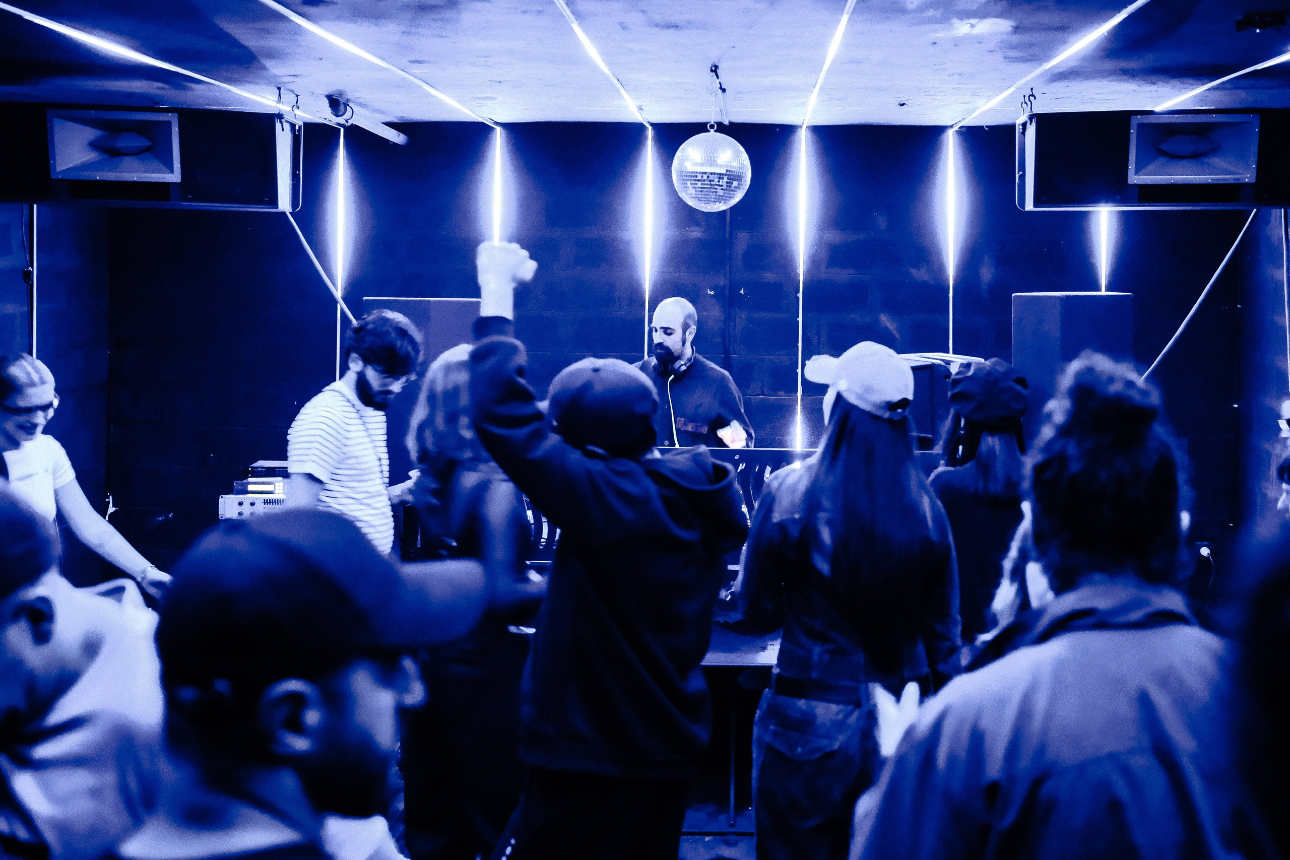 Event reportage (WHATISGOINGON x HOW). Asmikiam