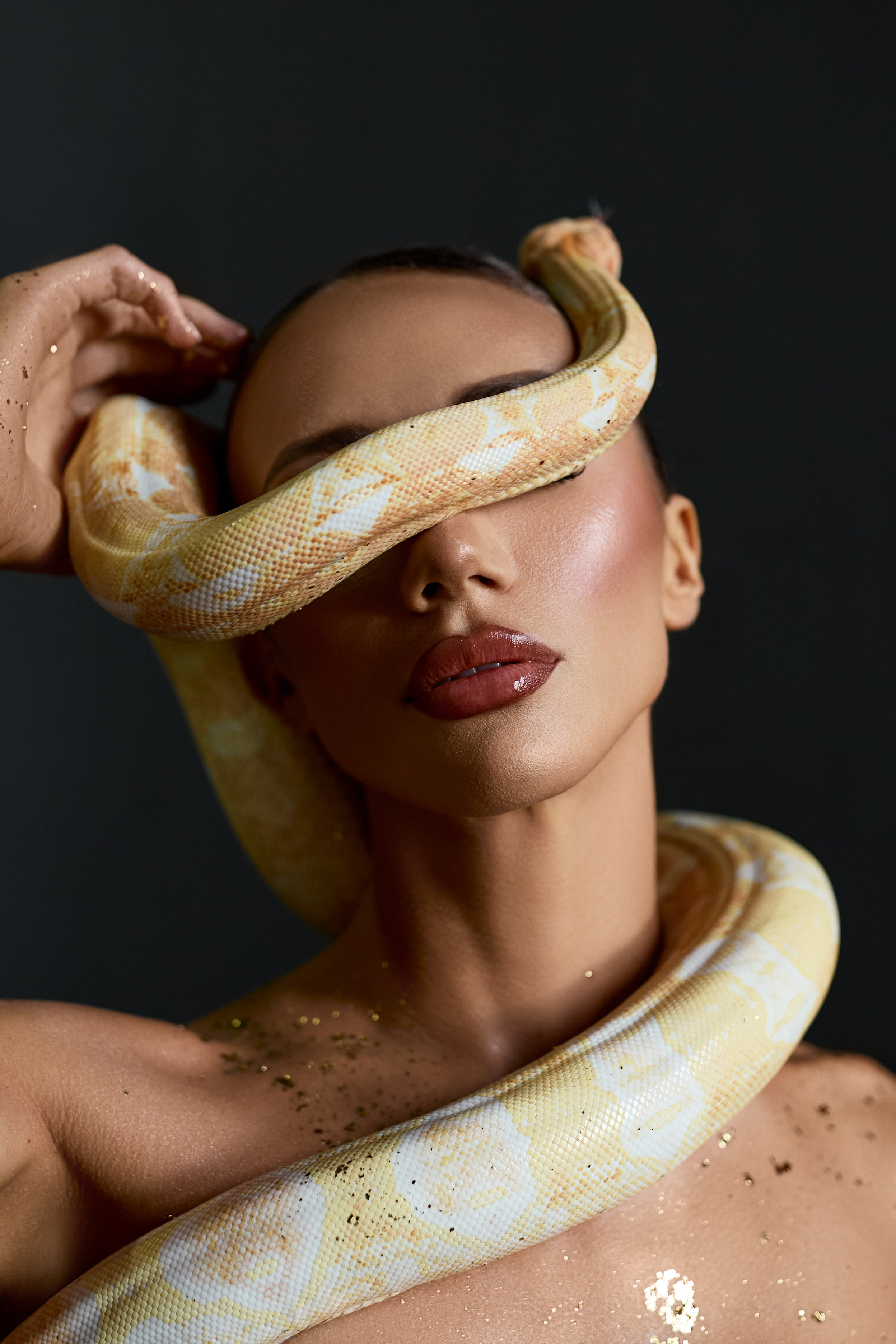 Masha Light Snake Photoshoot at Manhattan Studio Warsaw. Roman Volkov 🐍 Snake Father Warsaw, Poland