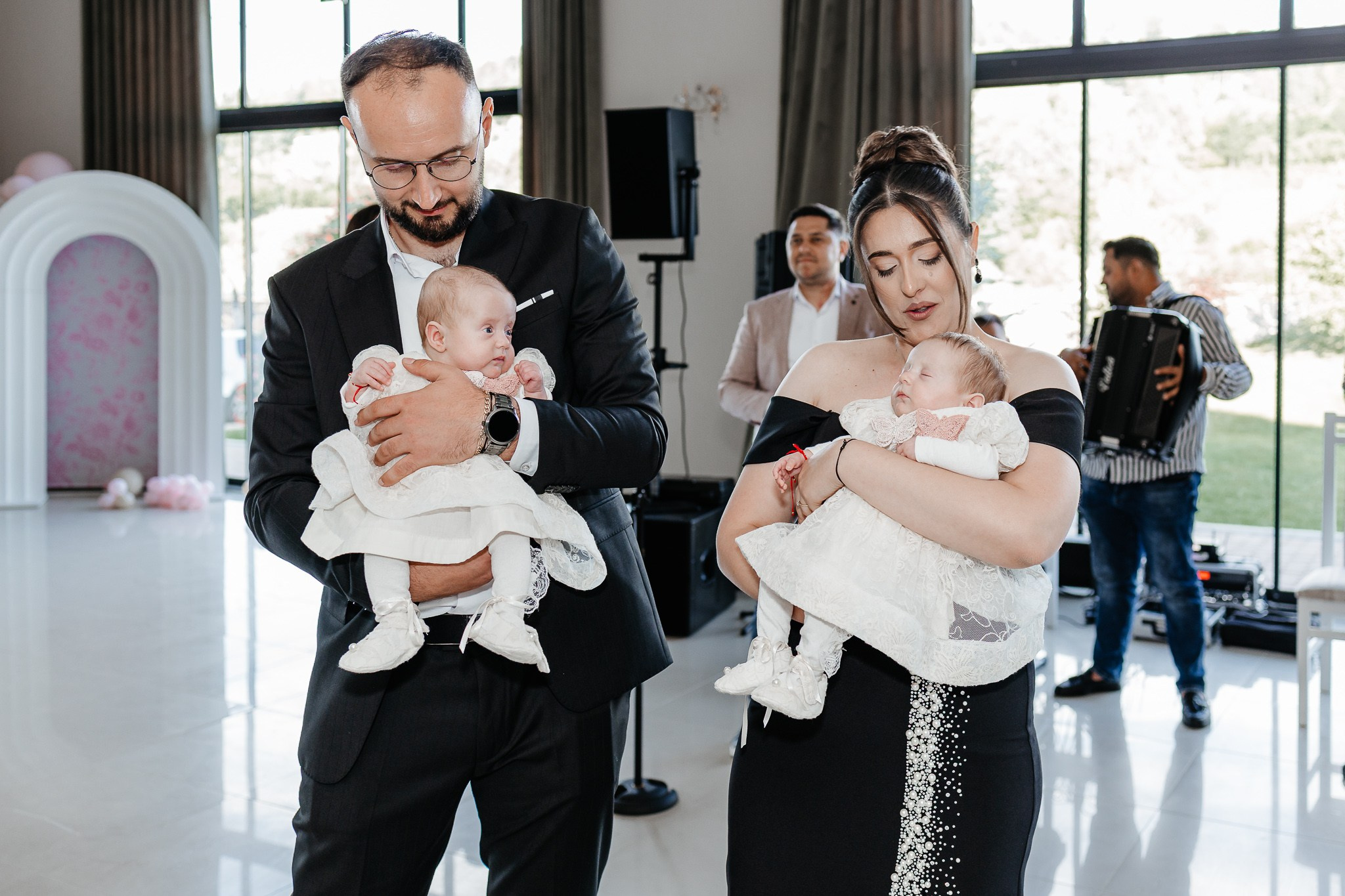 Carla & Ilinca. FotoACTIV.ro - Imaginea ta contează