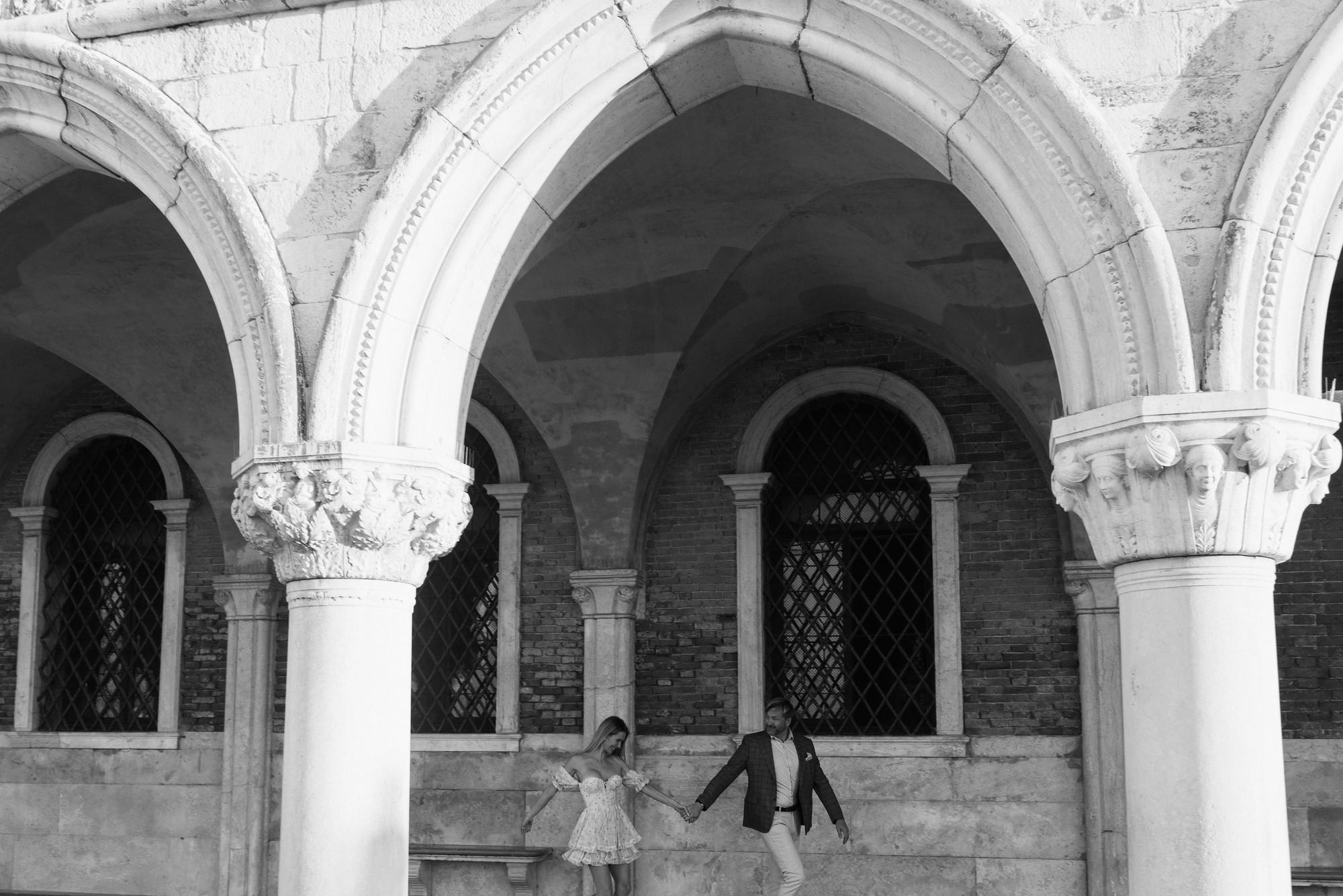 Wedding Photoshoot in Venice'sept 23. Lake Como Wedding Photographer | Elegant & Timeless Photography in Italy