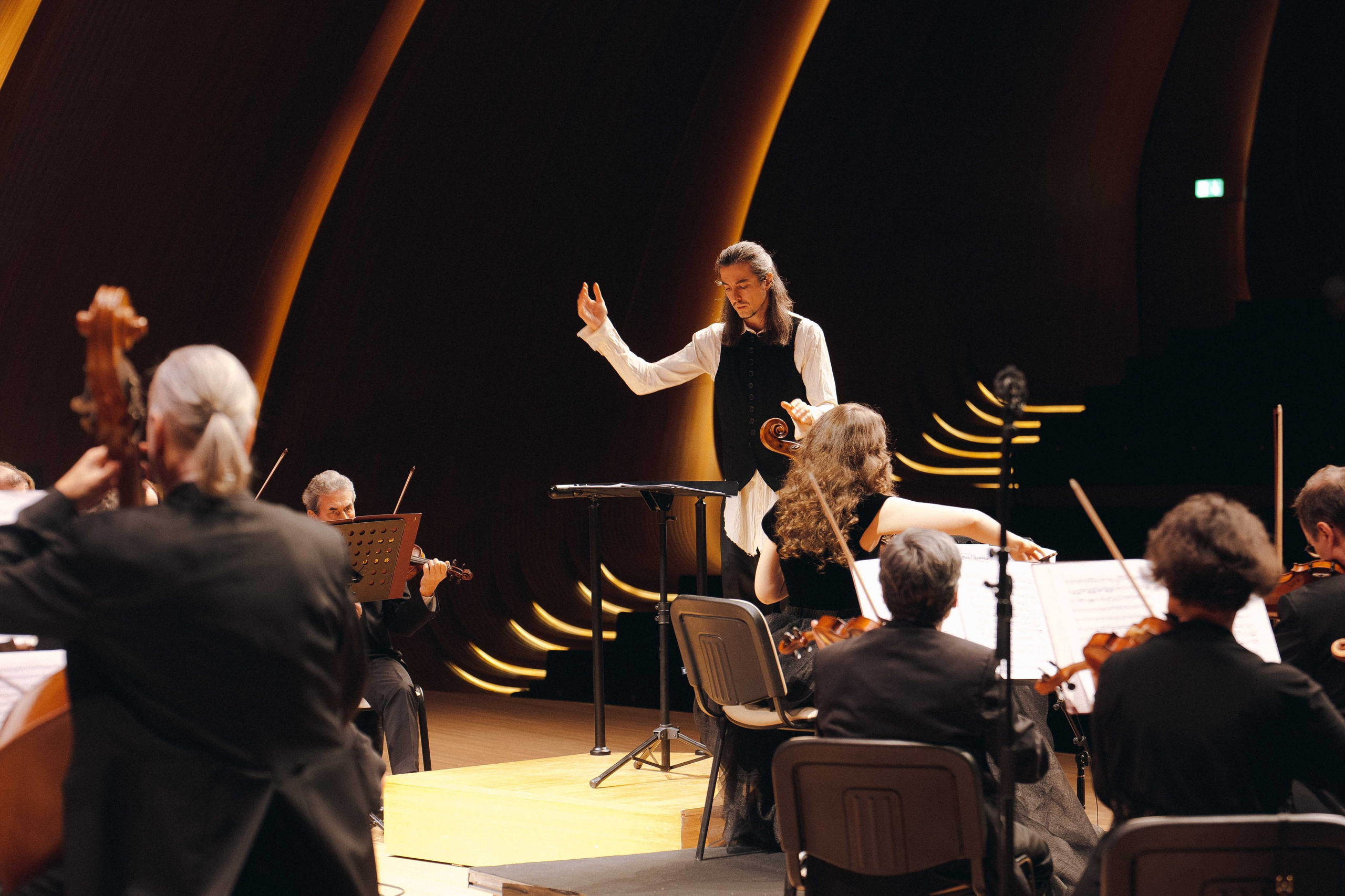 The Tchaikovsky Academic Grand Symphony Orchestra in Baku. Wedding&Event photographer Ismail Rzayev in Baku
