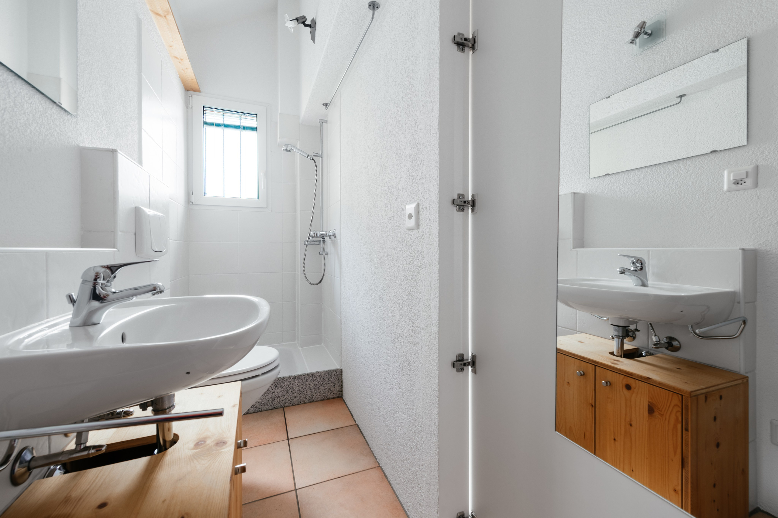 Haus, CUGNASCO, TICINO. Hallo! Ich bin Elena und arbeite als Immobilienfotografin