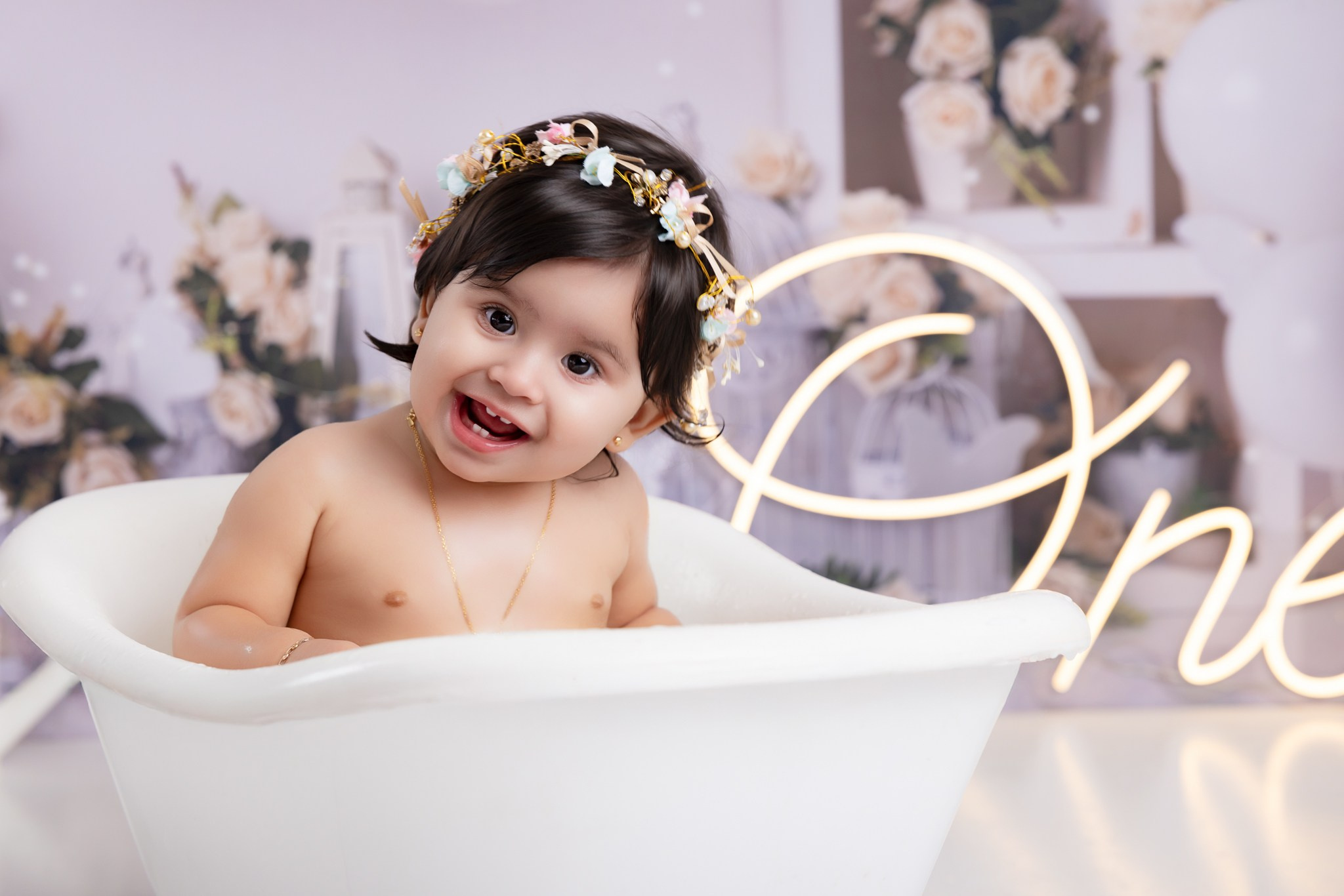 Alicia 1 year old. Professional family, maternity & newborn photographer in North Charleston, SC, creating timeless portraits