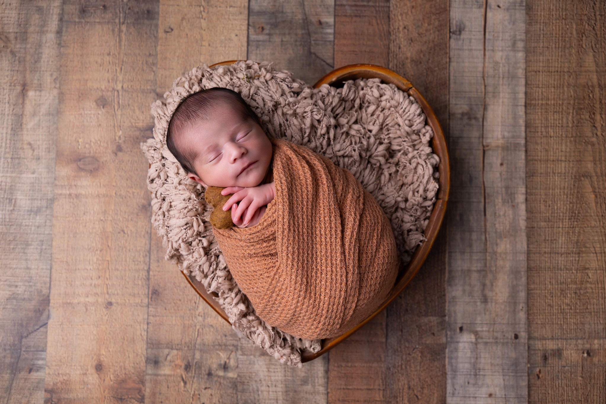Adriel Newborn Photoshoot. Professional family, maternity & newborn photographer in North Charleston, SC, creating timeless portraits